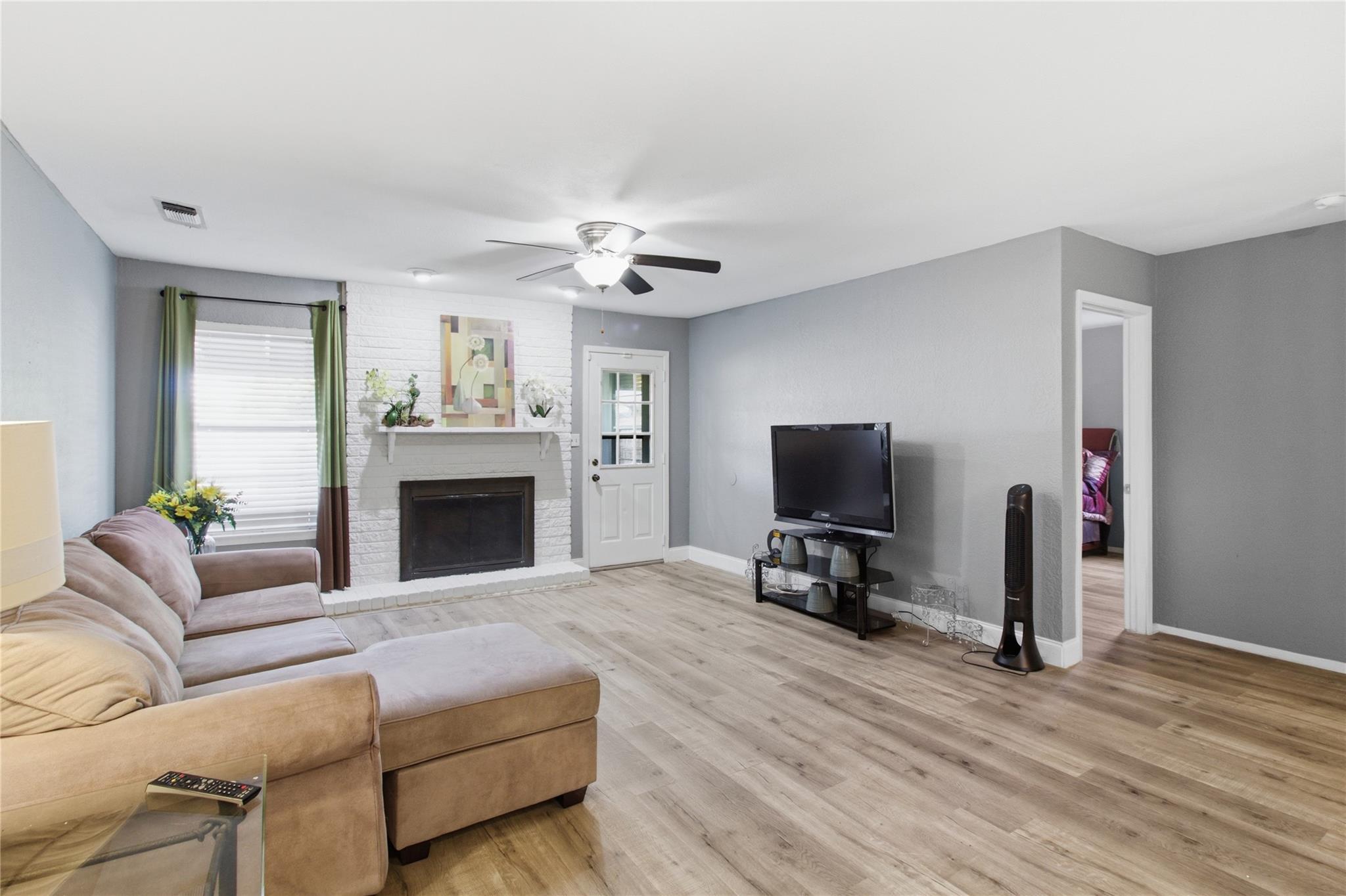2410 Buttercup CIR — photo 5