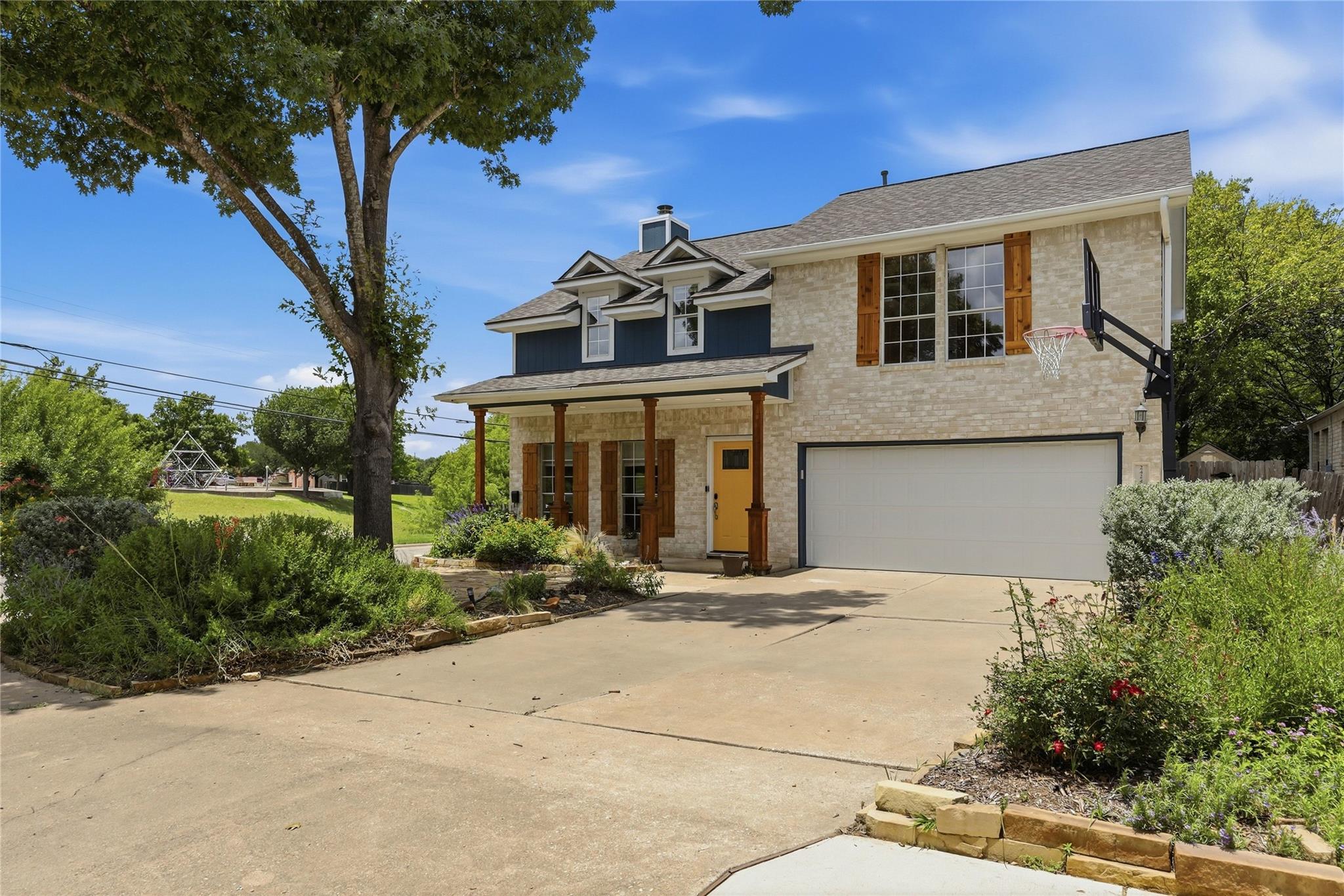 2424 Roundabout LN — photo 3