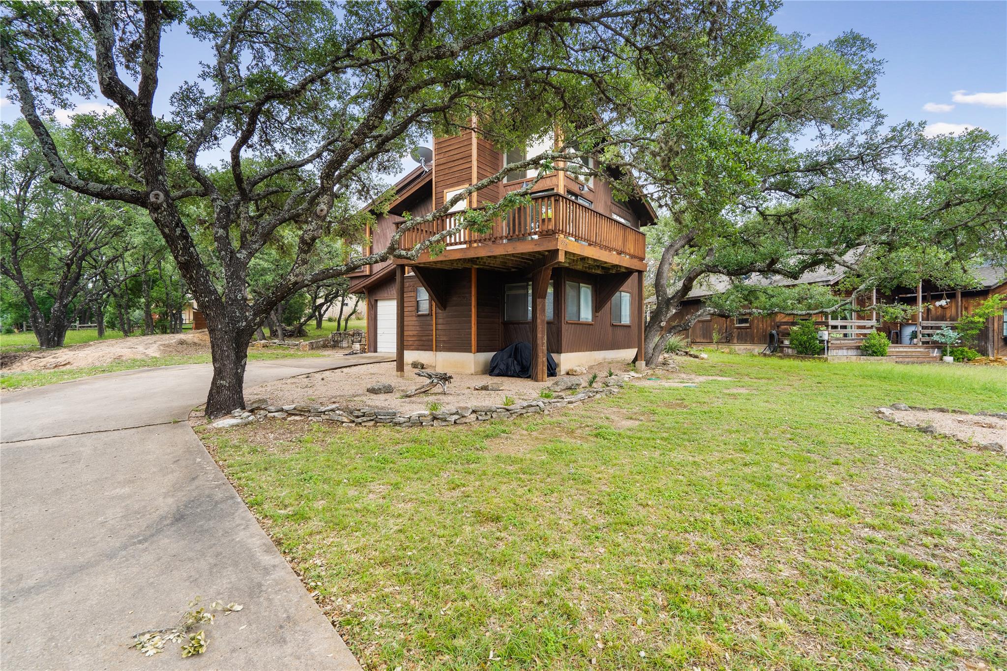334 Coventry RD — photo 3