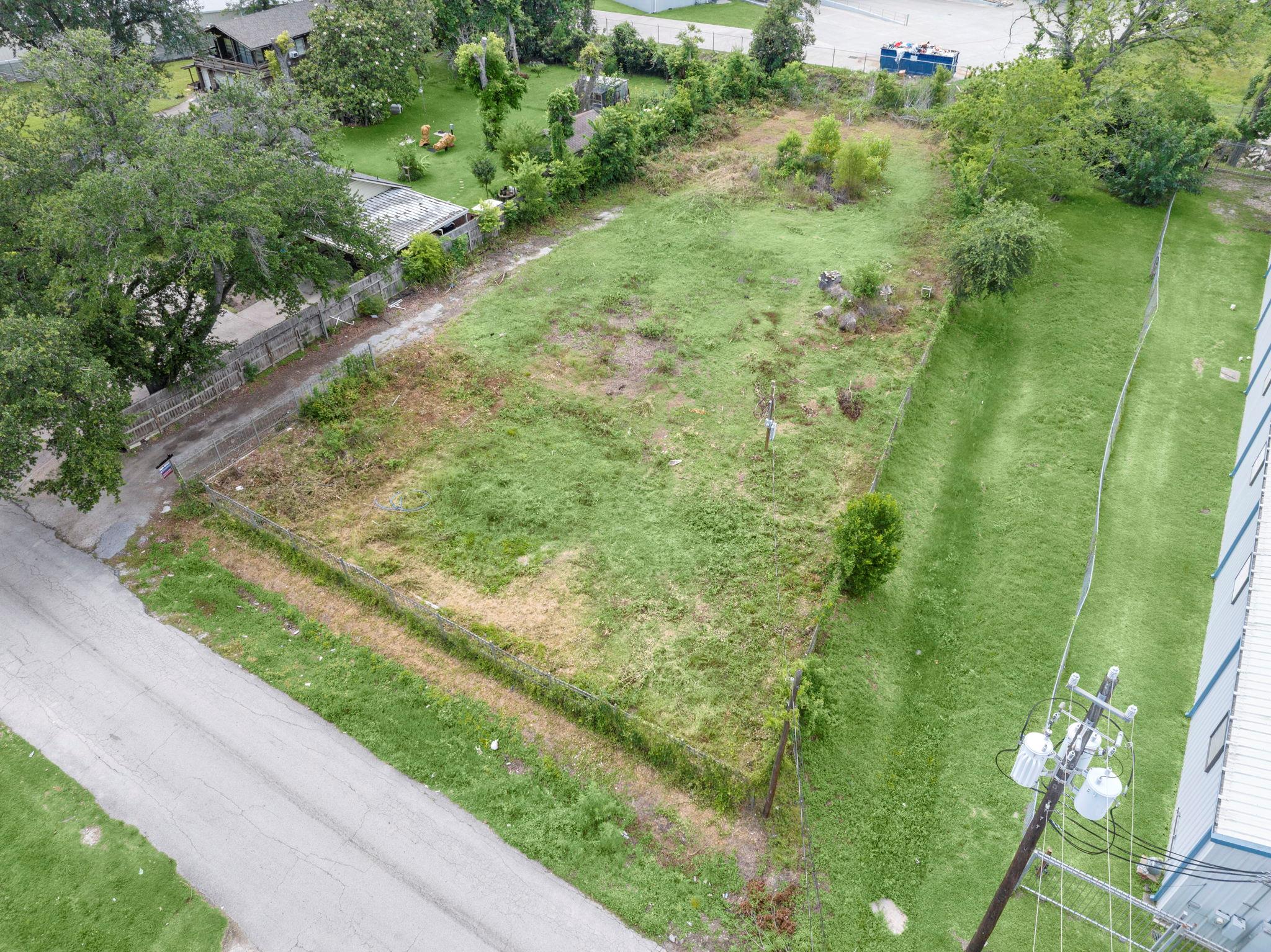 345 Delz ST — photo 5