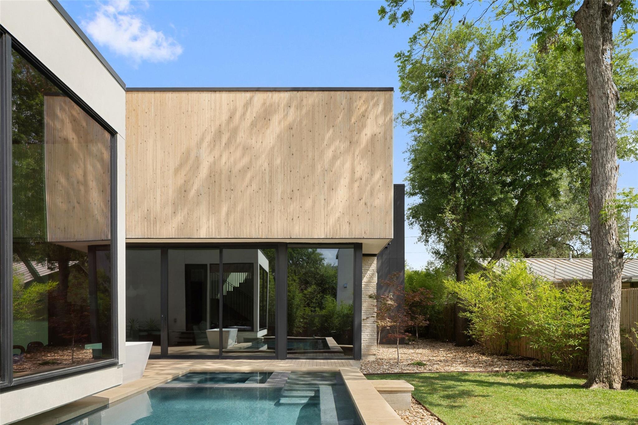1304 Folts Ave — photo 3