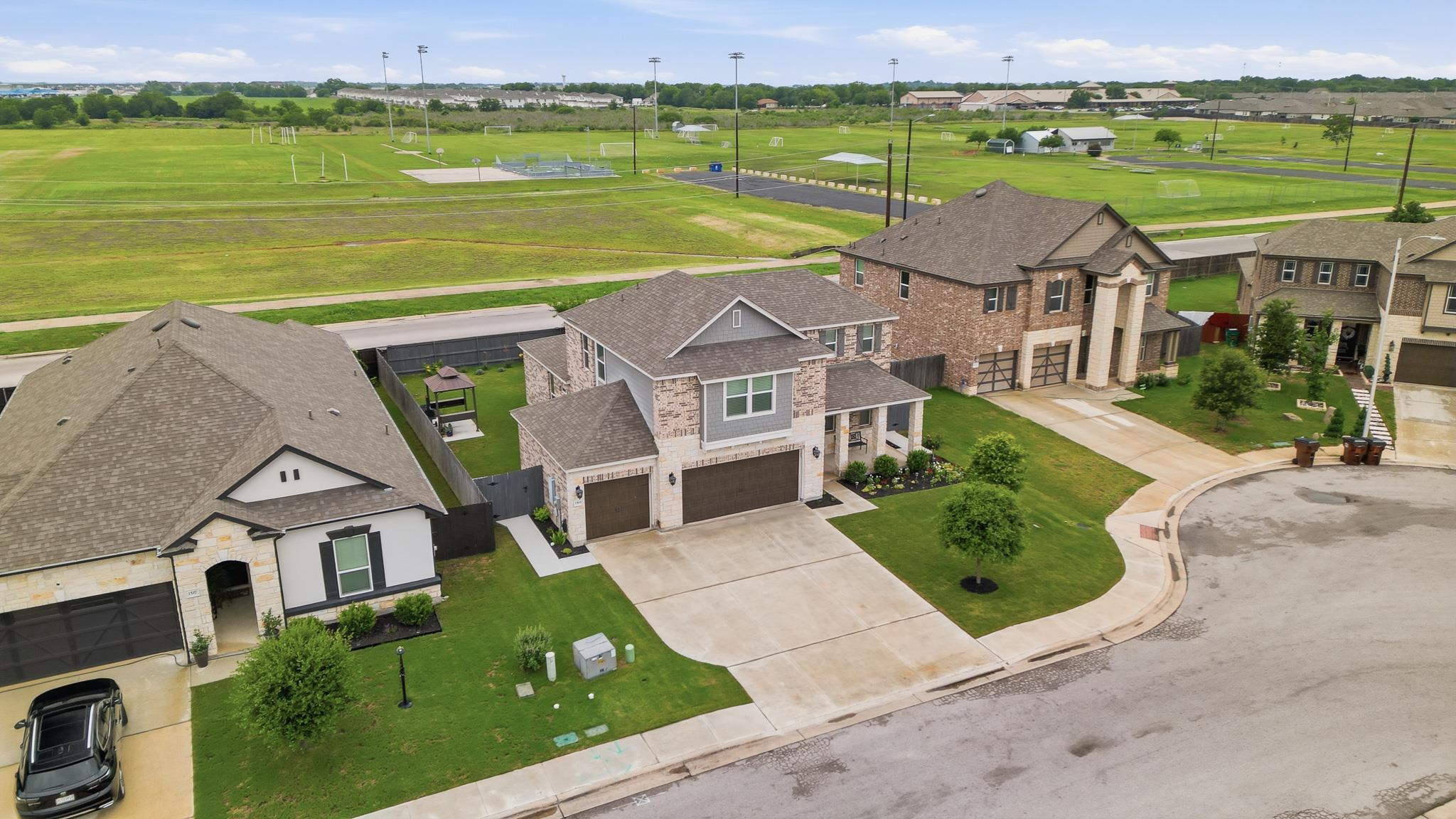 1515 Foxglove DR — photo 4