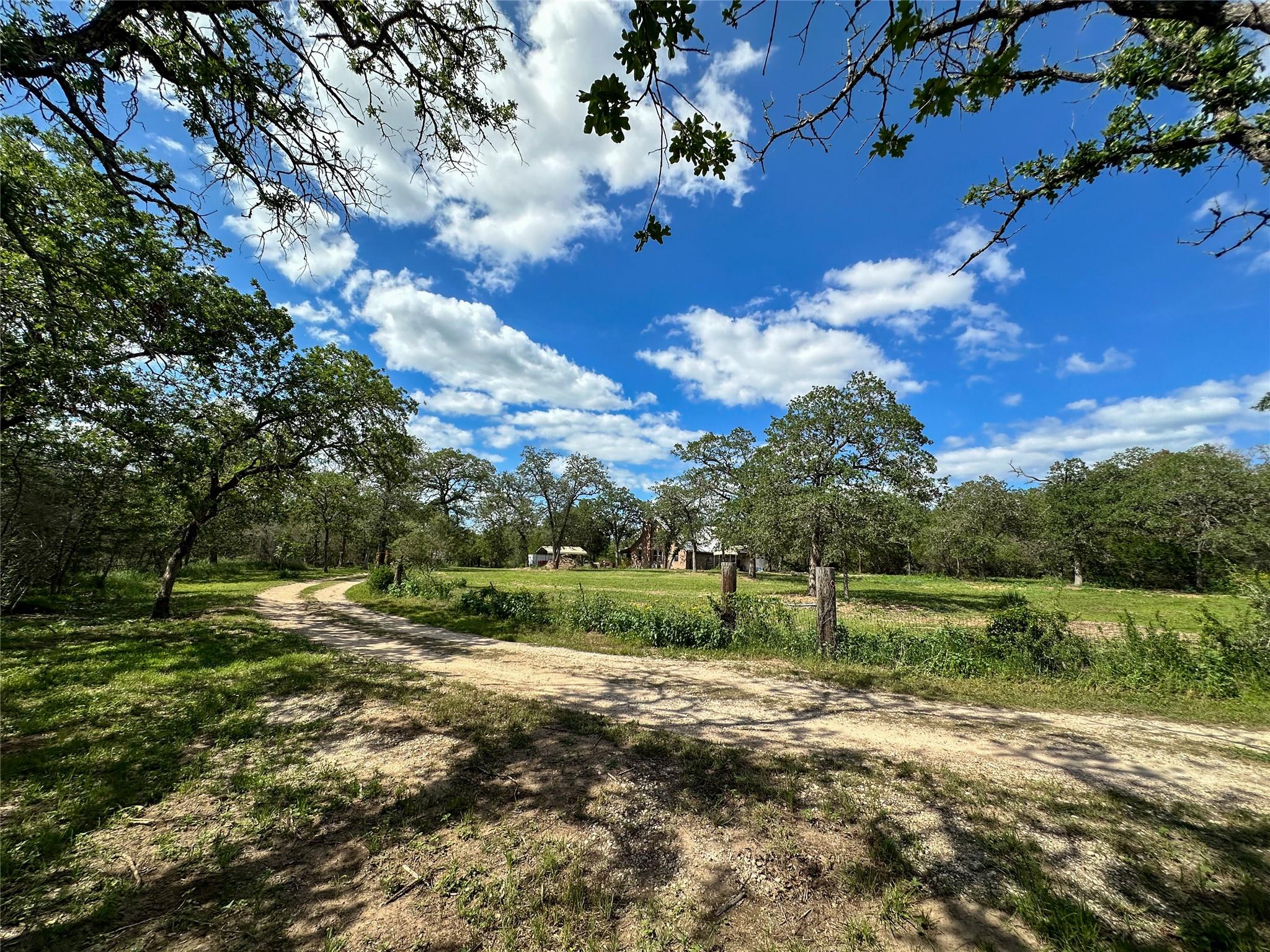 380 Woodlands DR — photo 4
