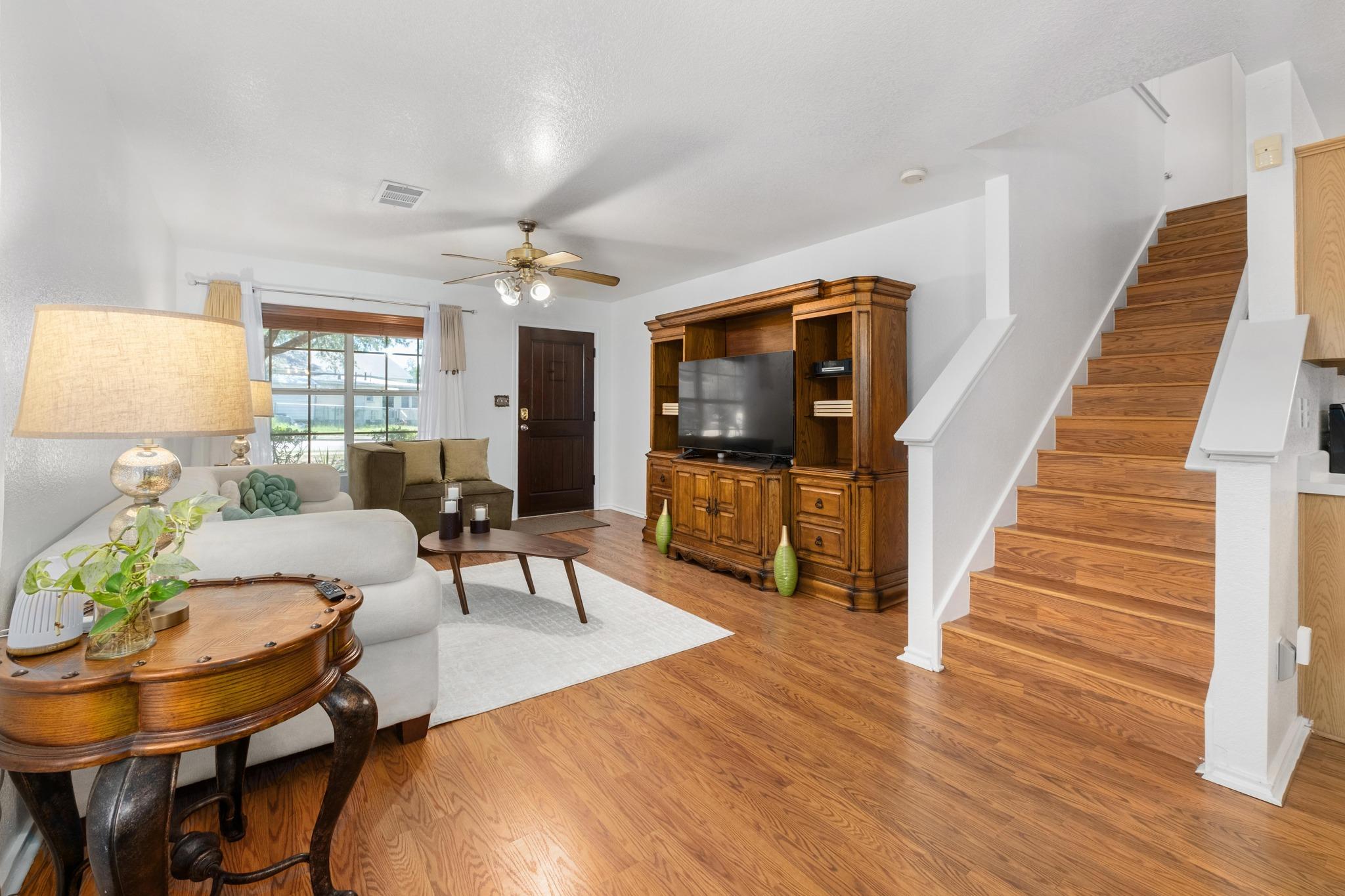 1184 Waller ST — photo 3