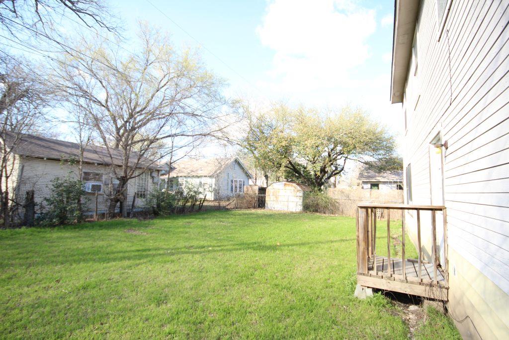 5204 Guadalupe ST — photo 3