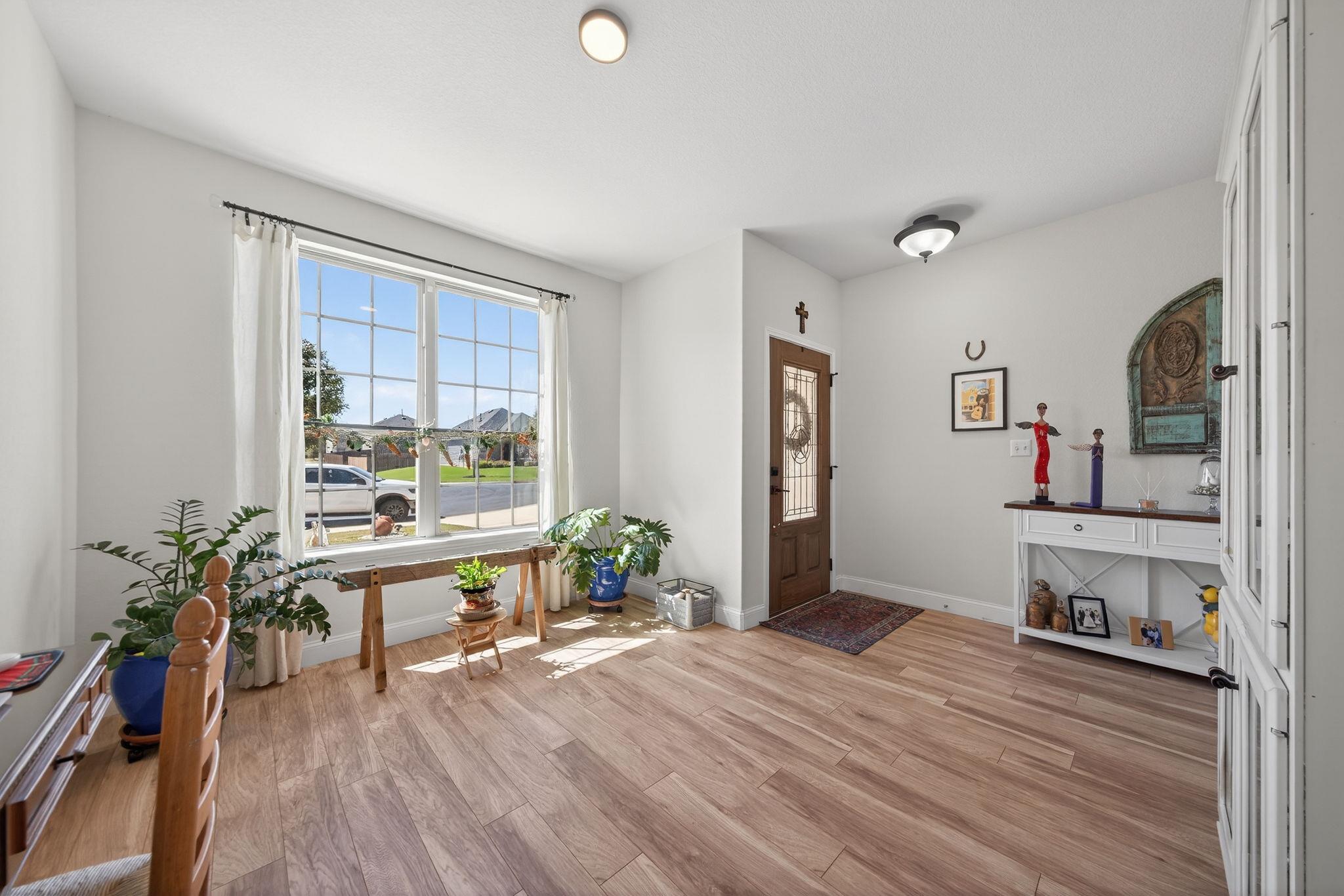 613 Whitman Ave — photo 4