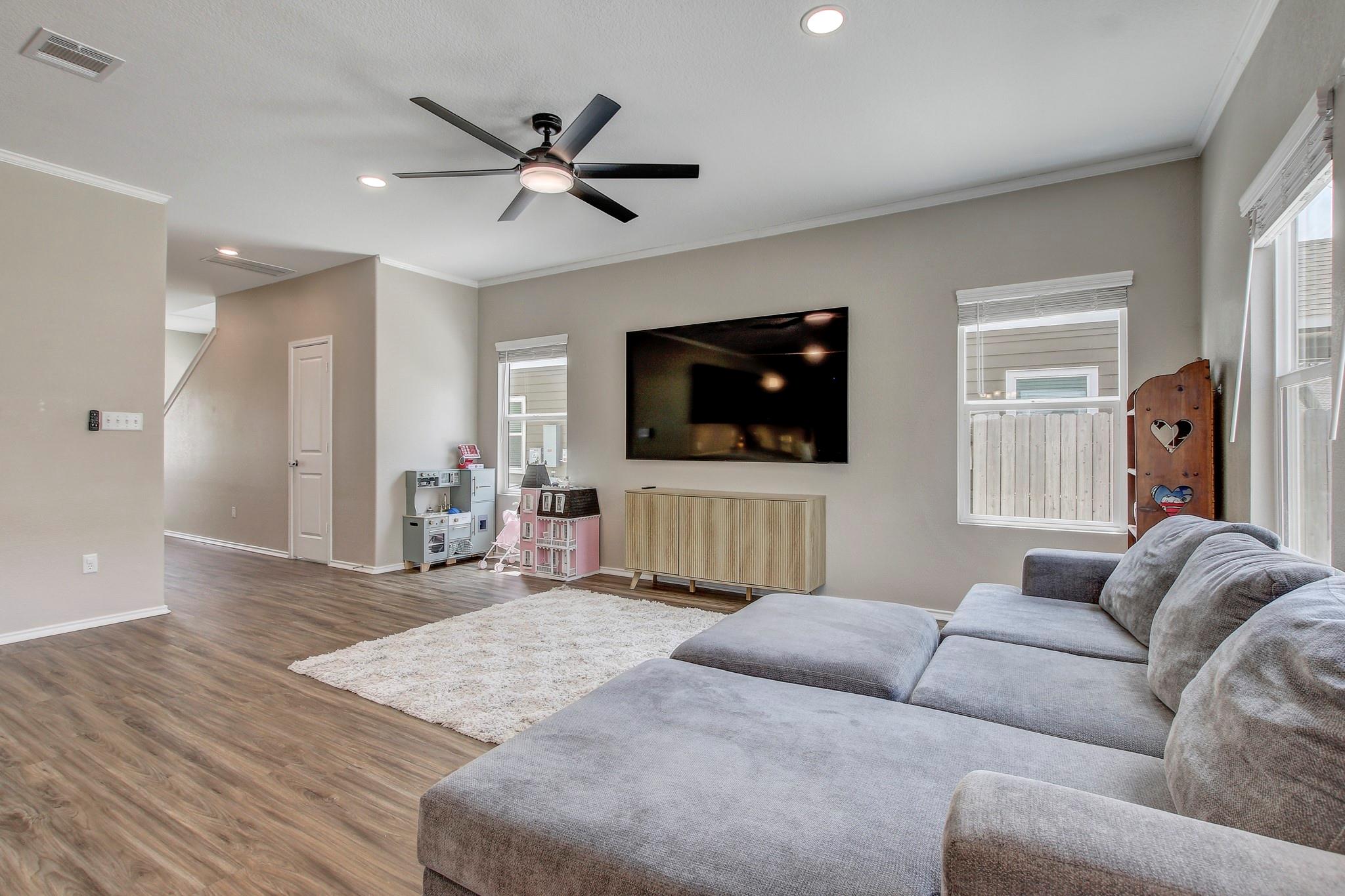 1449 Weatherford LN — photo 3