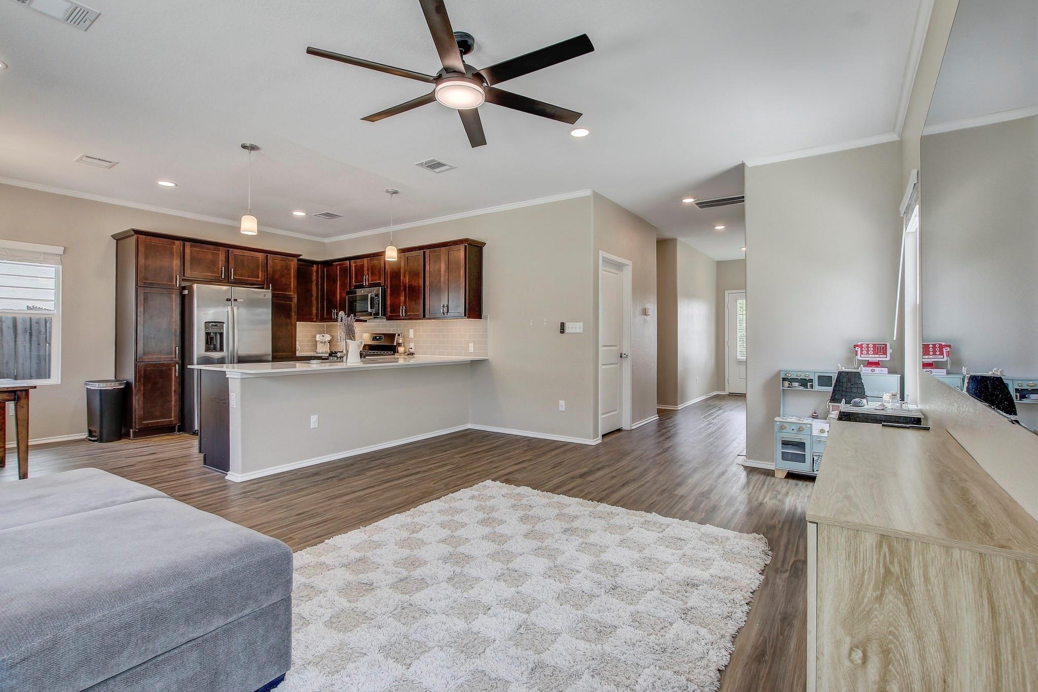 1449 Weatherford LN — photo 4