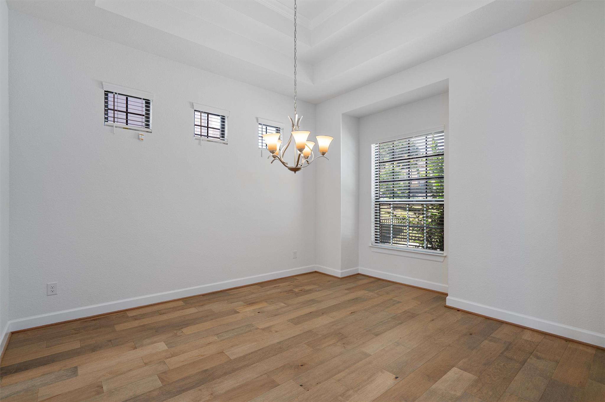 15200 Dorothy DR — photo 3