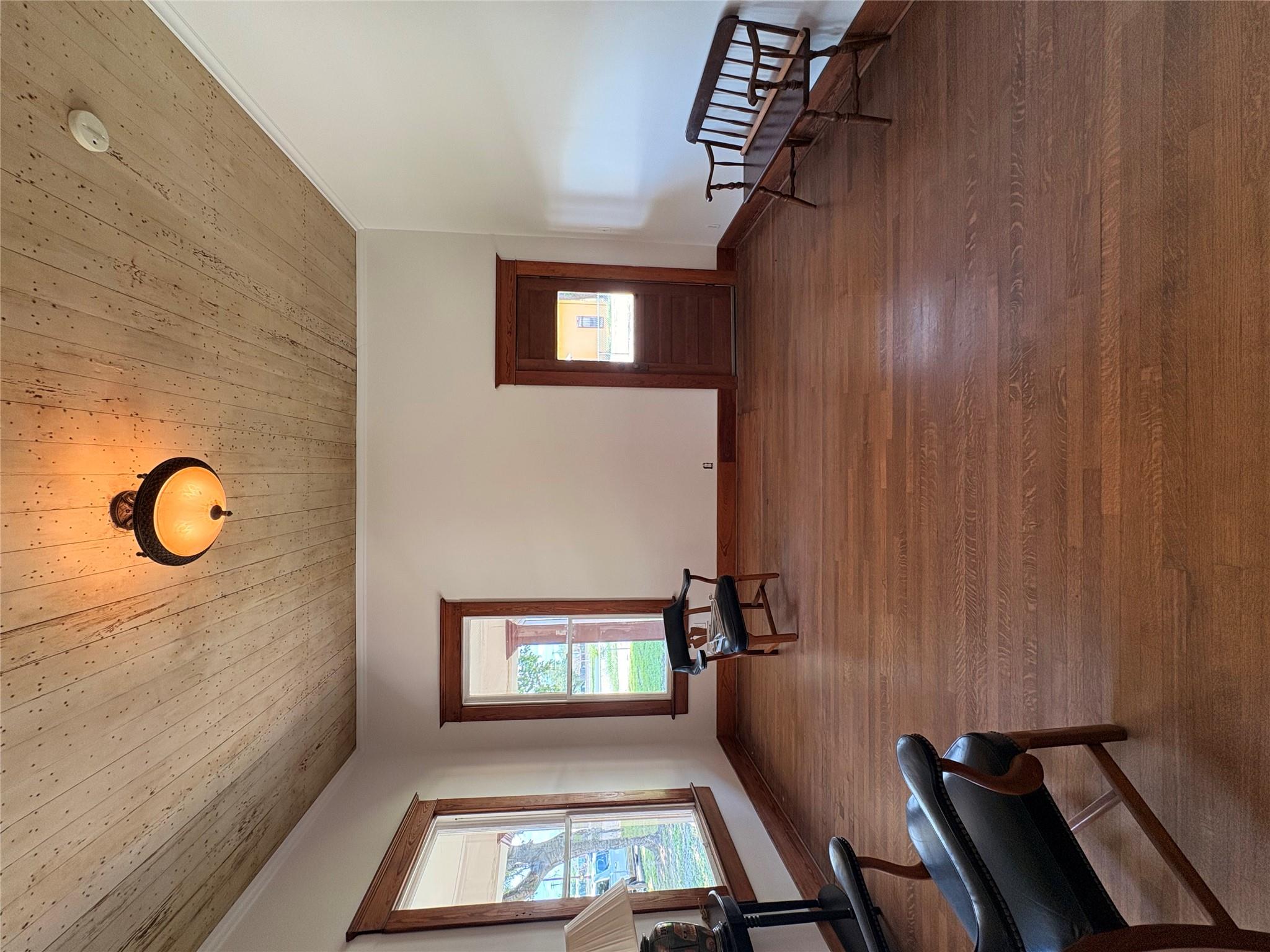 105 Cedar ST — photo 4