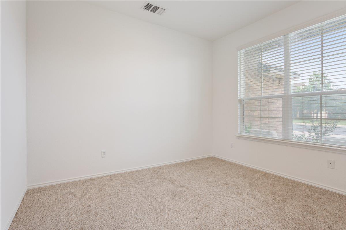 240 Foster LN — photo 5