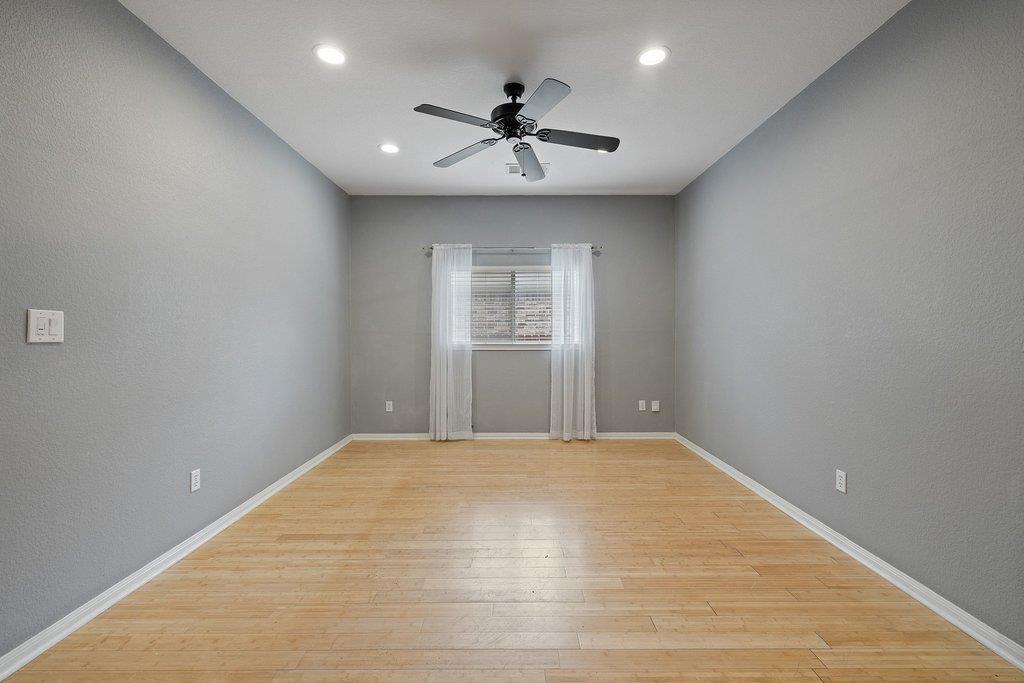 347 Spring DR — photo 5