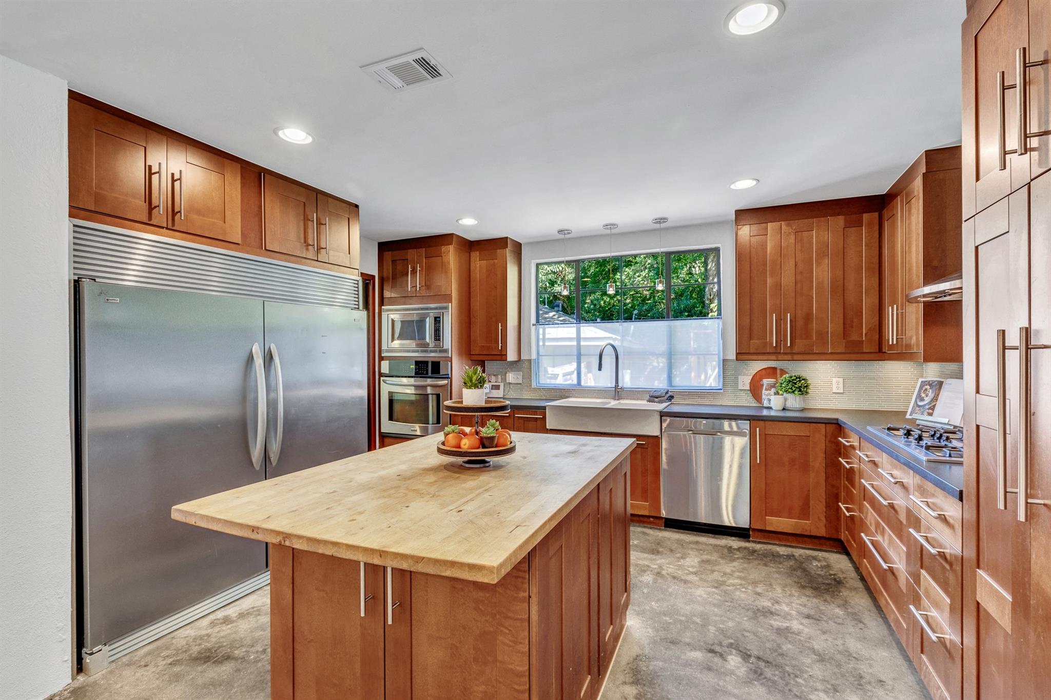 1208 Fairwood RD — photo 4