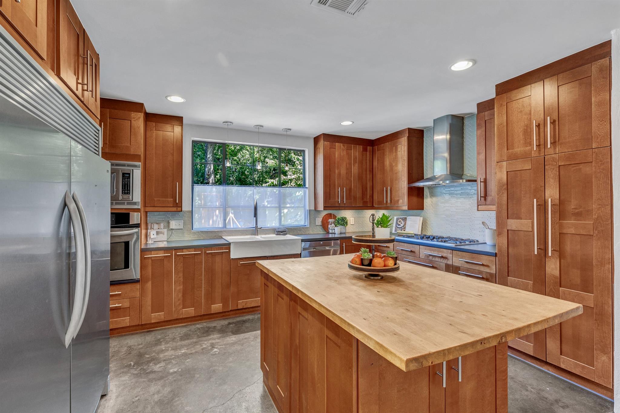 1208 Fairwood RD — photo 5