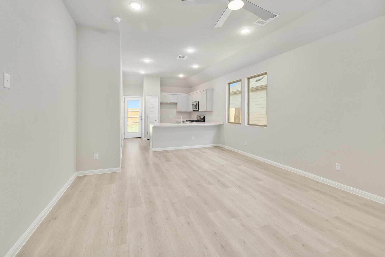 222 Hornet ST — photo 4