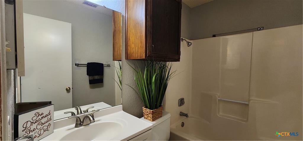 2102 Cascade DR — photo 5