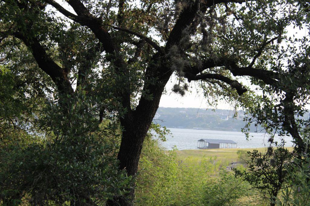738 Deckhouse DR — photo 3