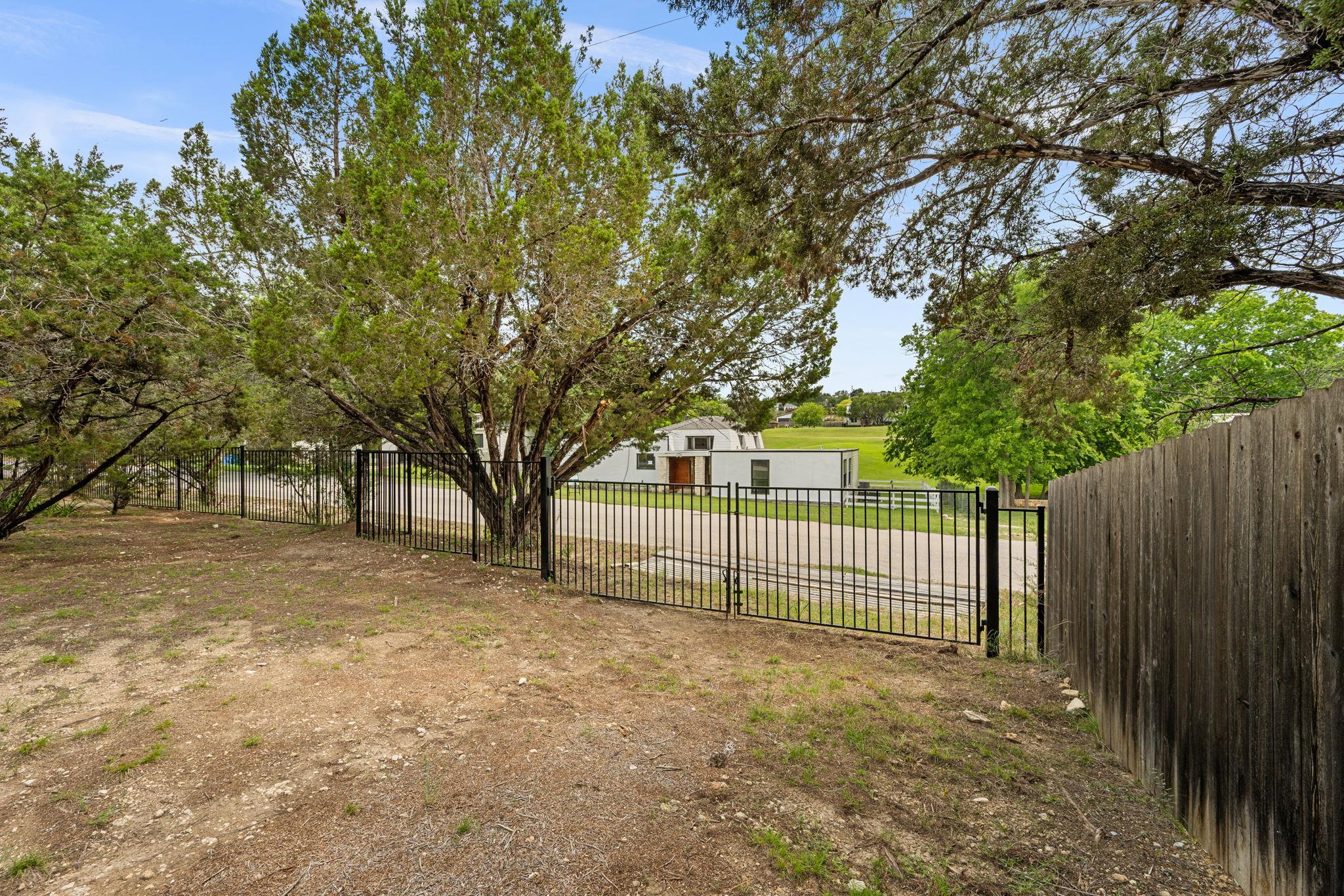 4100 Rockwood DR — photo 3