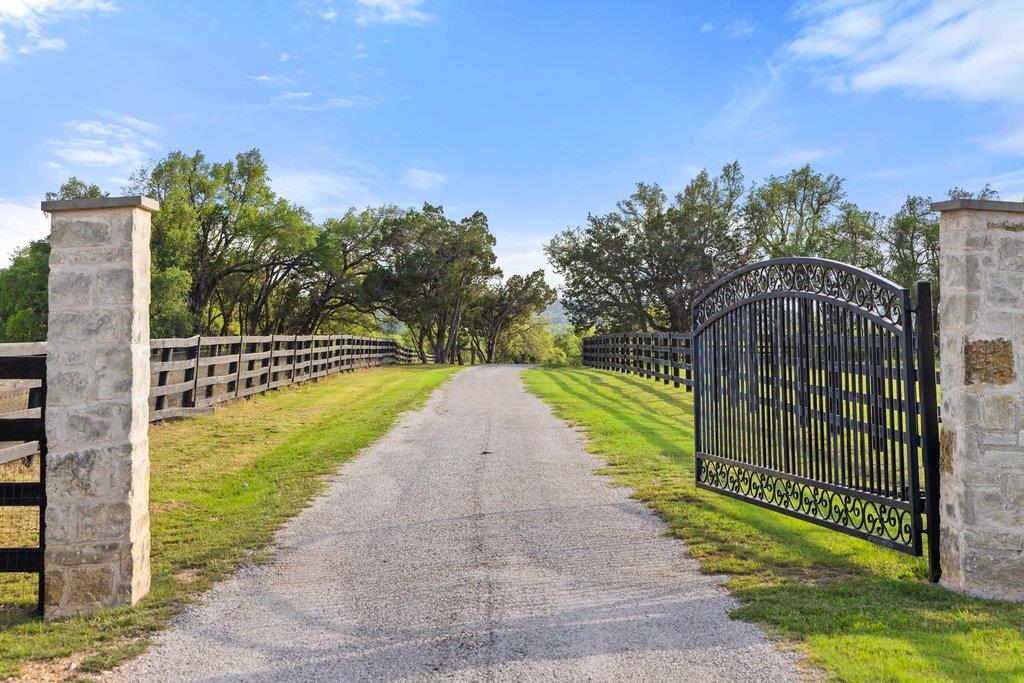 2560 Bell Springs RD — photo 3