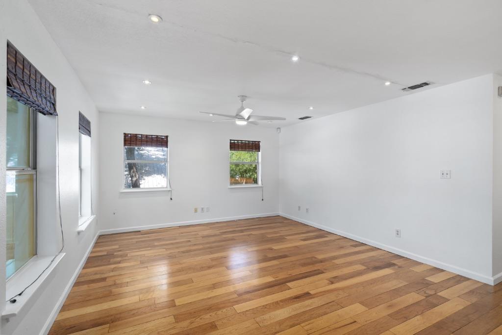 1211 Delano ST — photo 3