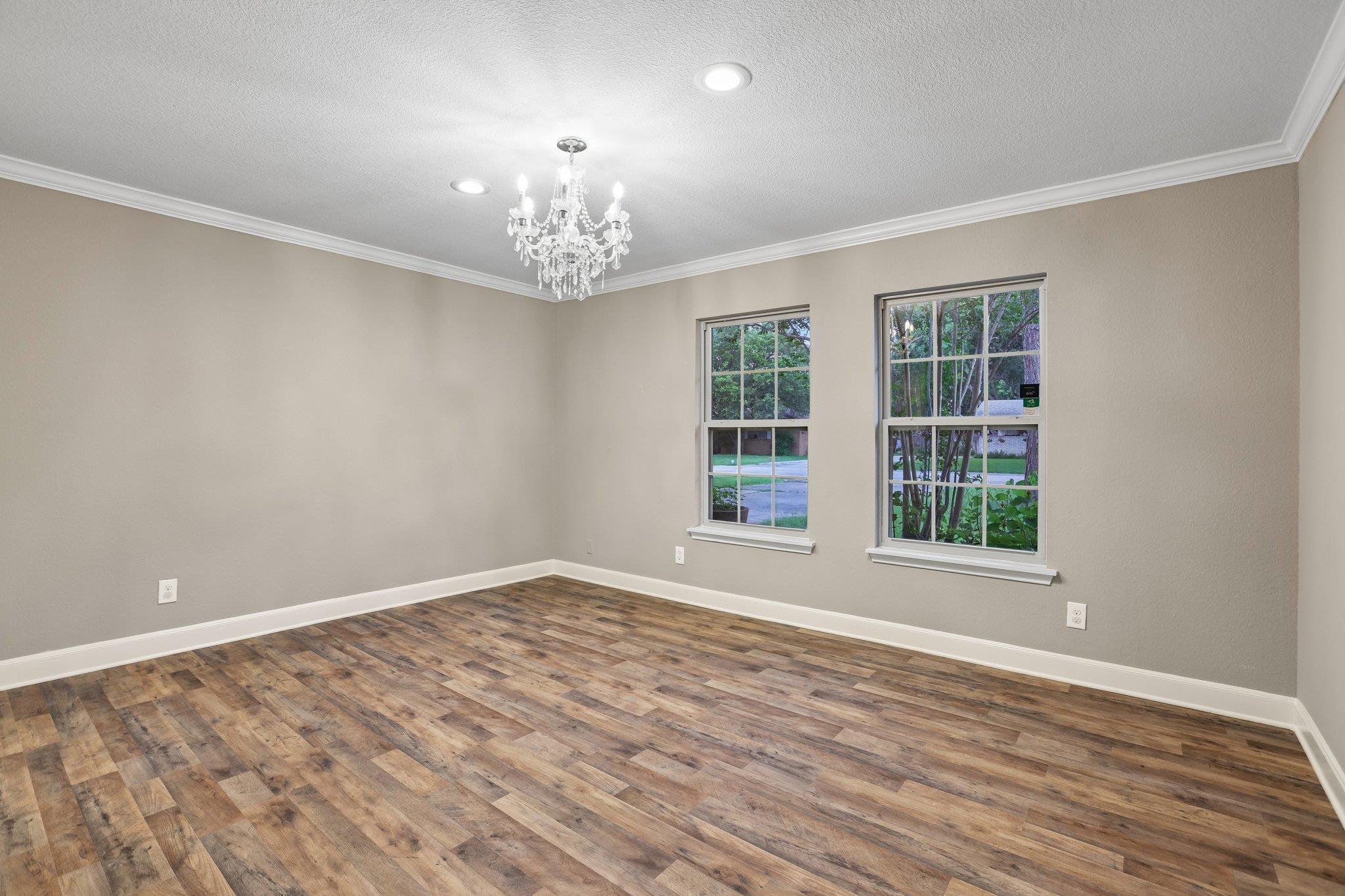 810 Vogel DR — photo 5