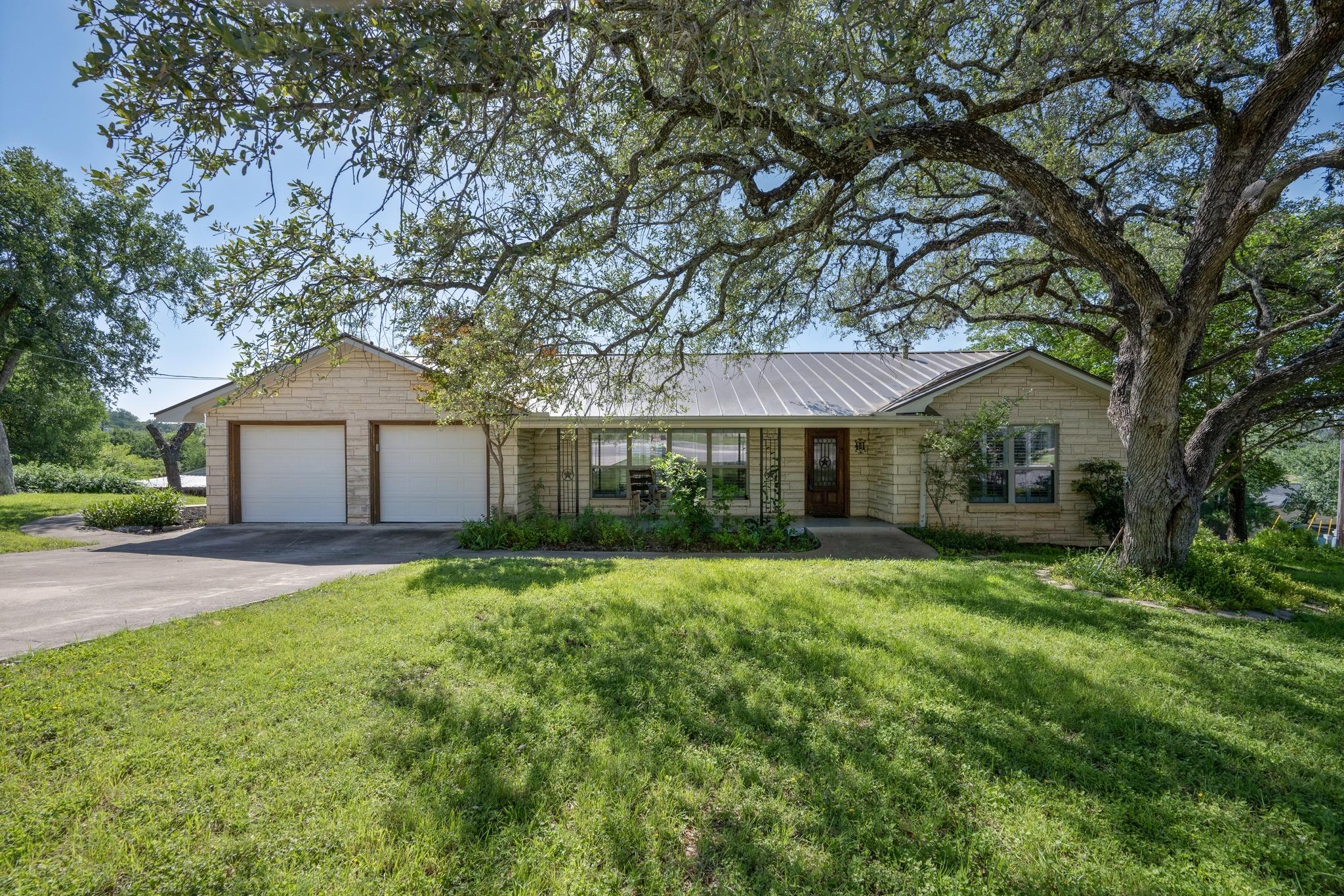 401 Crestview DR — photo 4