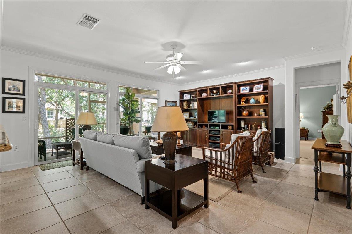503 Breezeway LN — photo 4