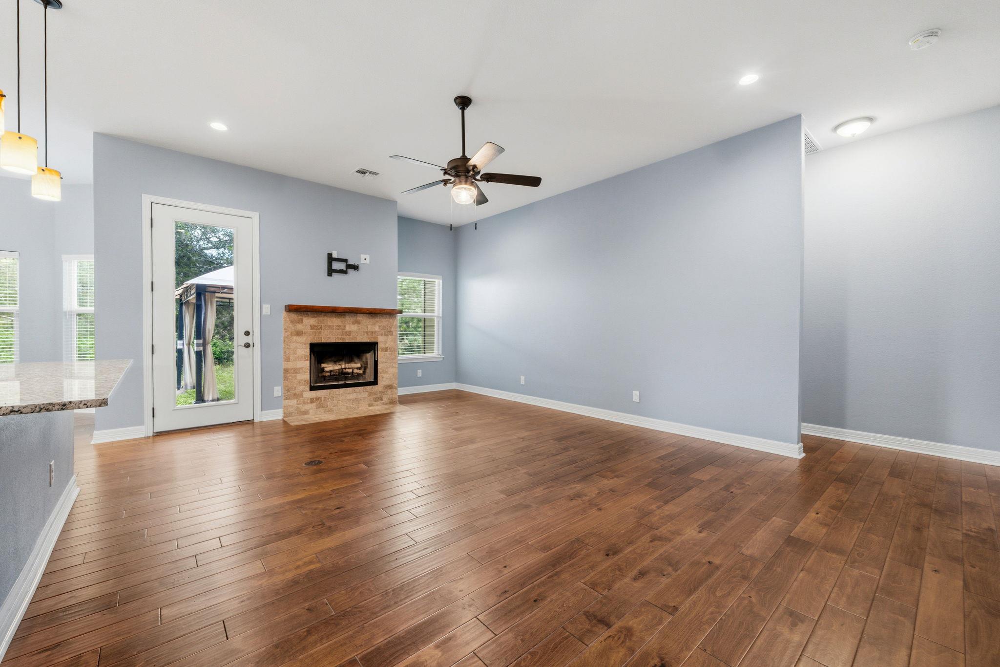 413 Bedford DR — photo 3