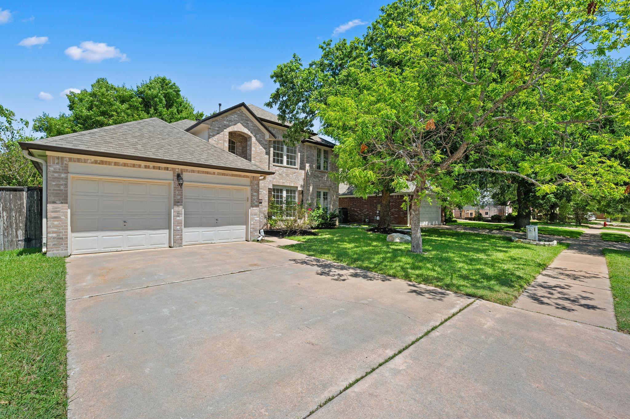 1304 Meadow Lark DR — photo 3