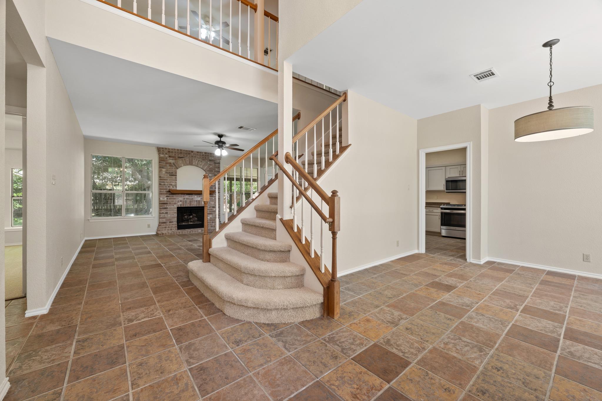 1304 Meadow Lark DR — photo 5