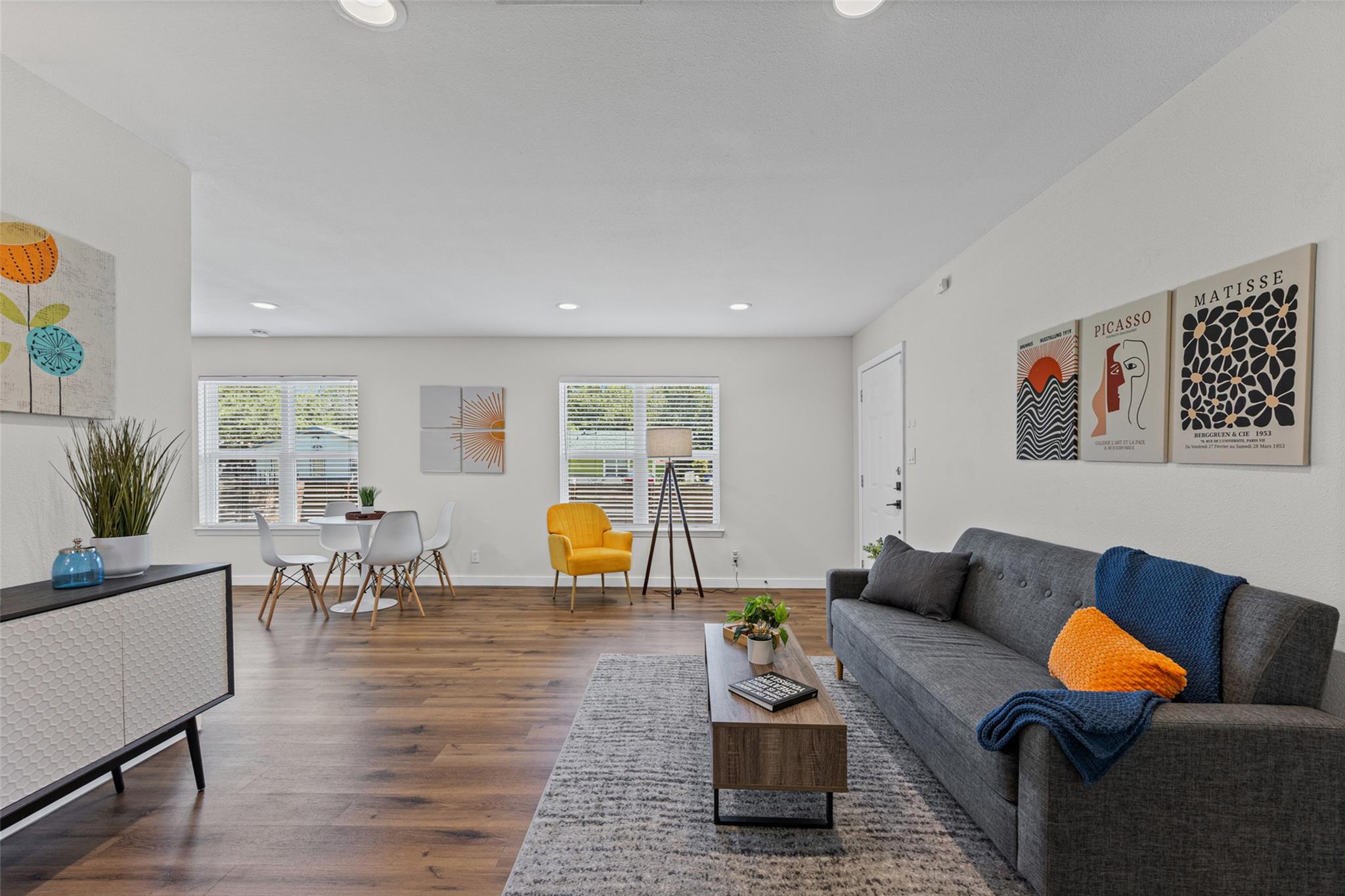 6211 Palm CIR — photo 4