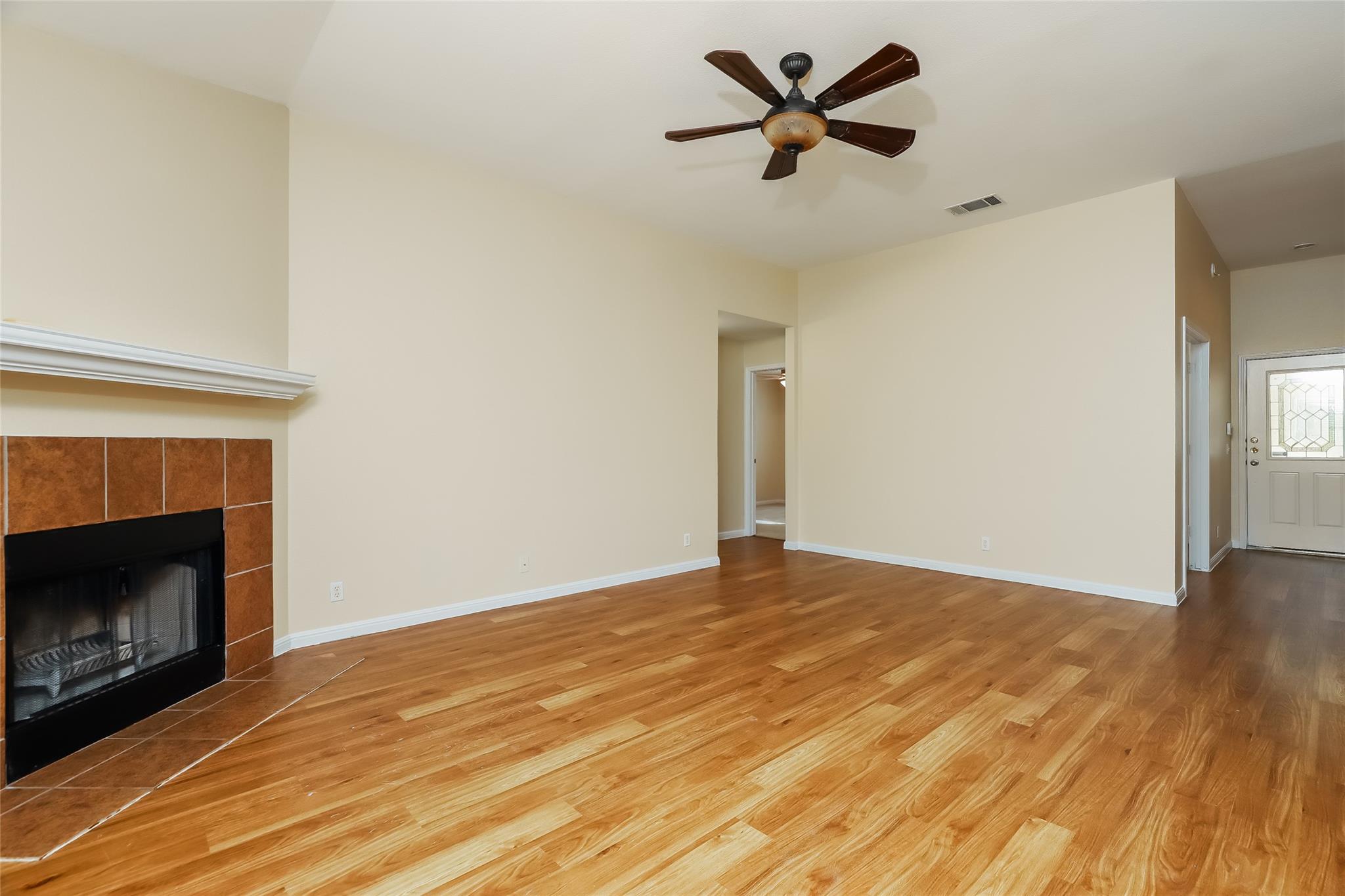 1561 Kenneys WAY — photo 3