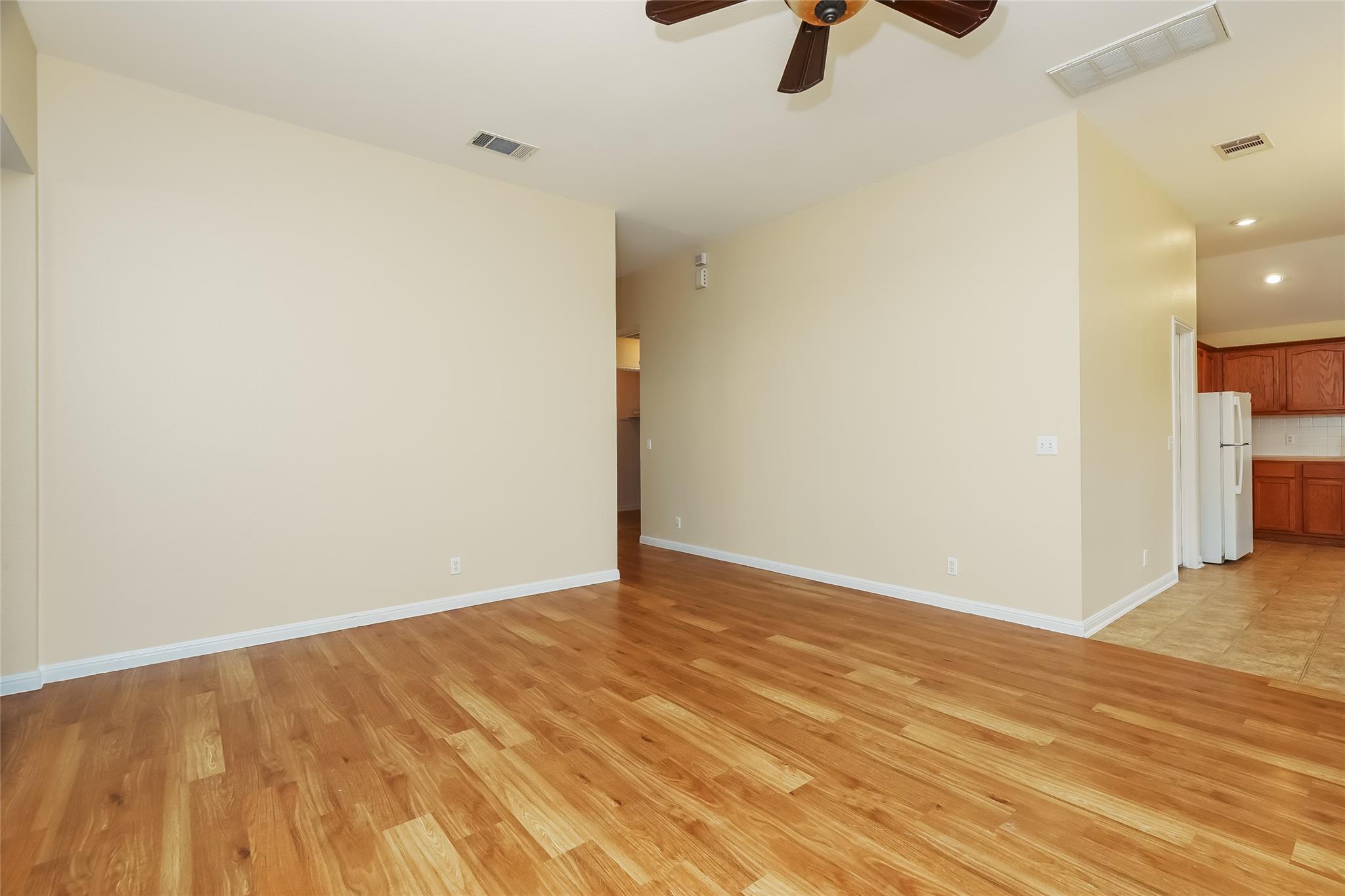 1561 Kenneys WAY — photo 4