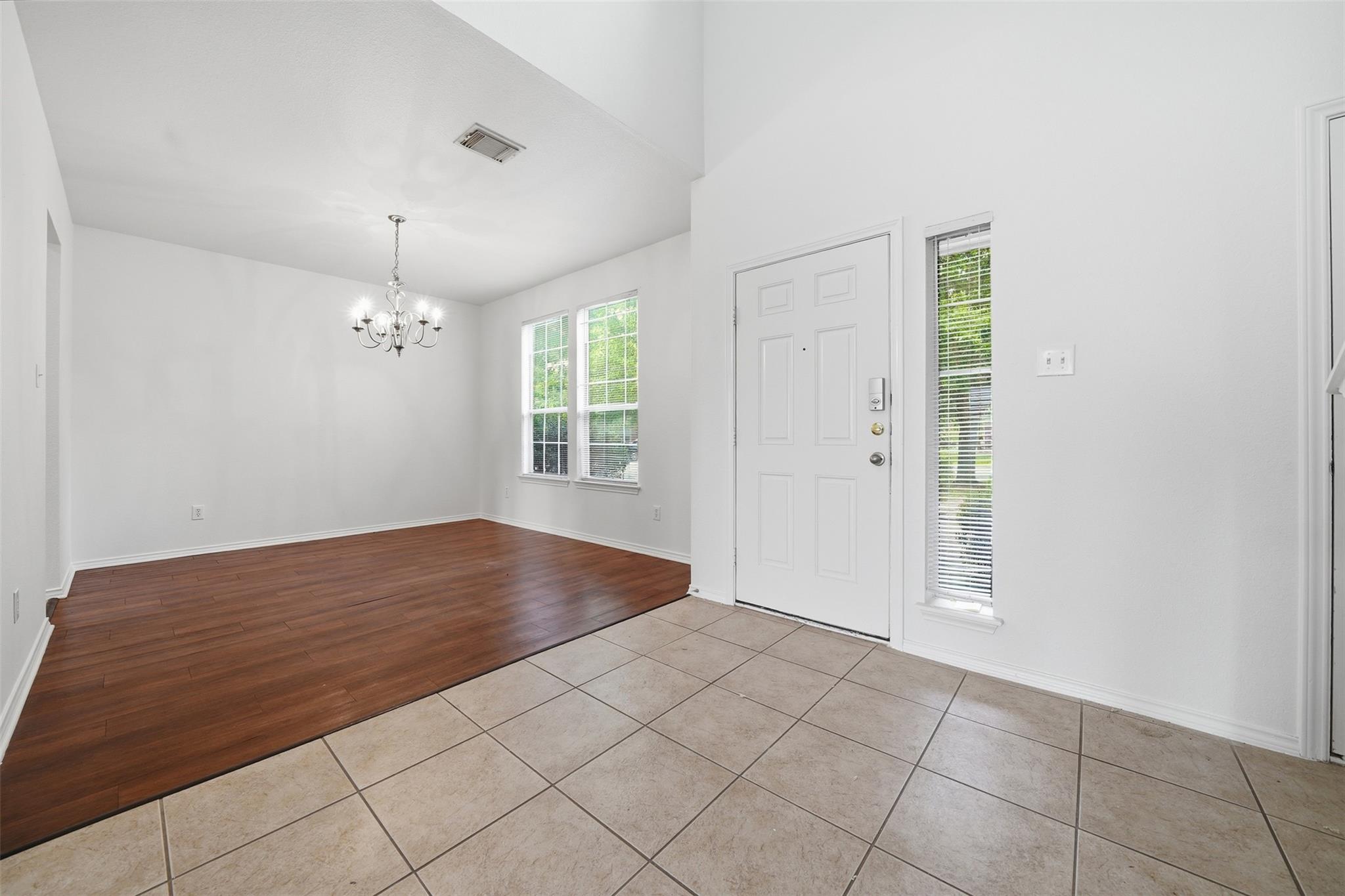 118 Invierno ST — photo 3