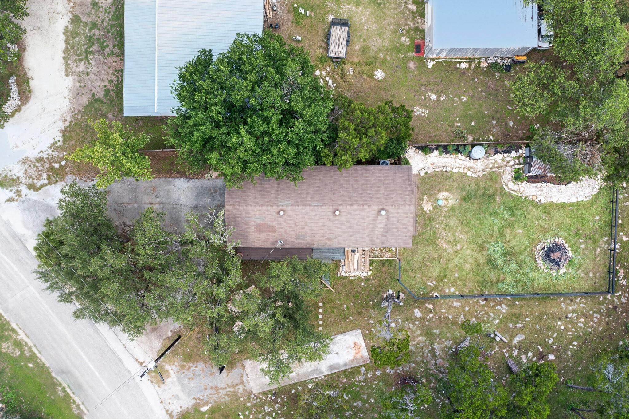 1070 Timberlane DR — photo 3