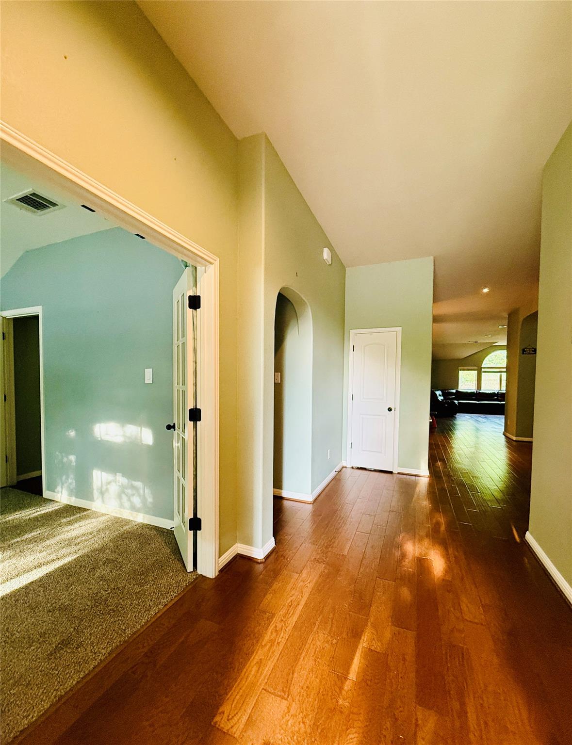 209 Monahans DR — photo 3