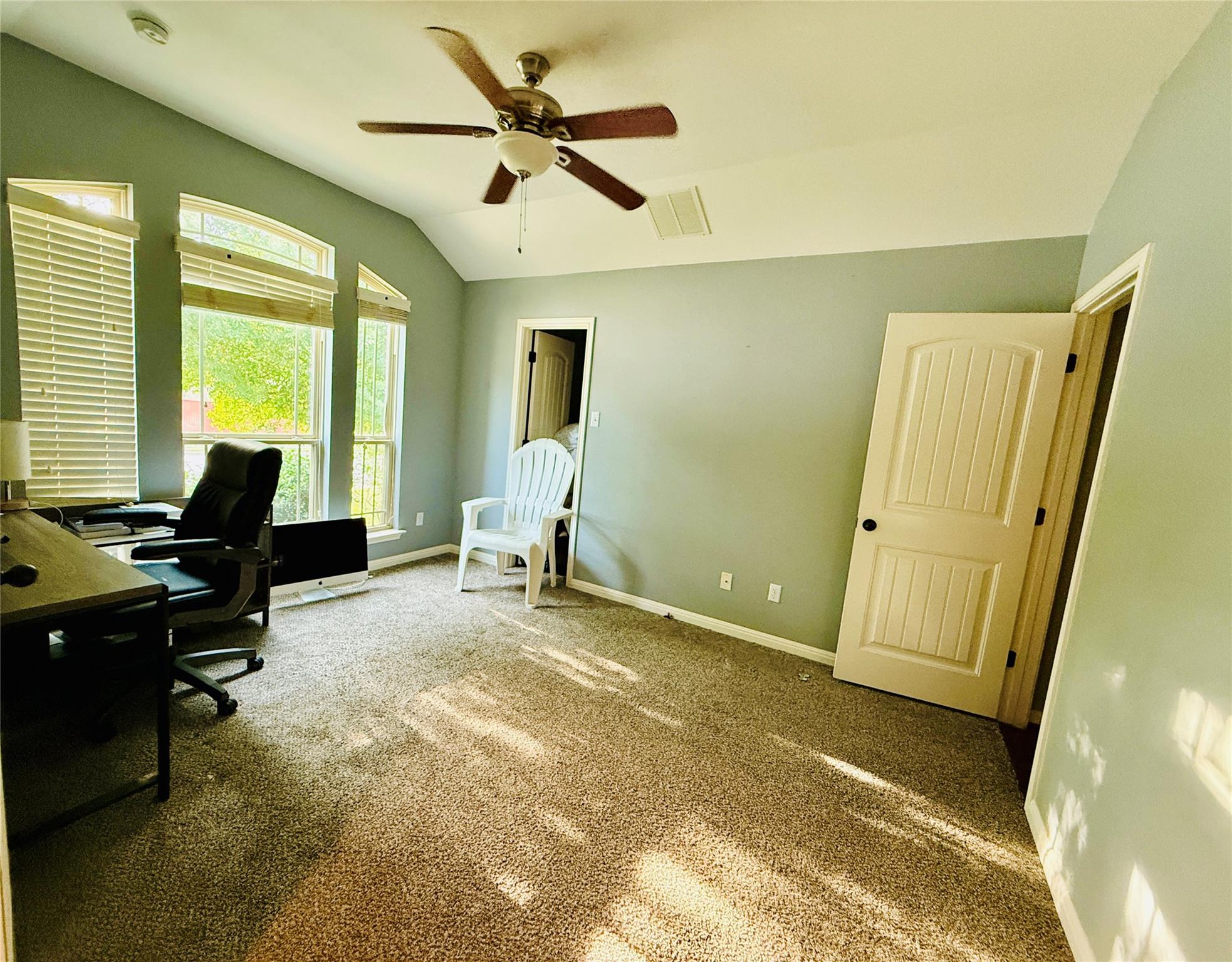 209 Monahans DR — photo 4
