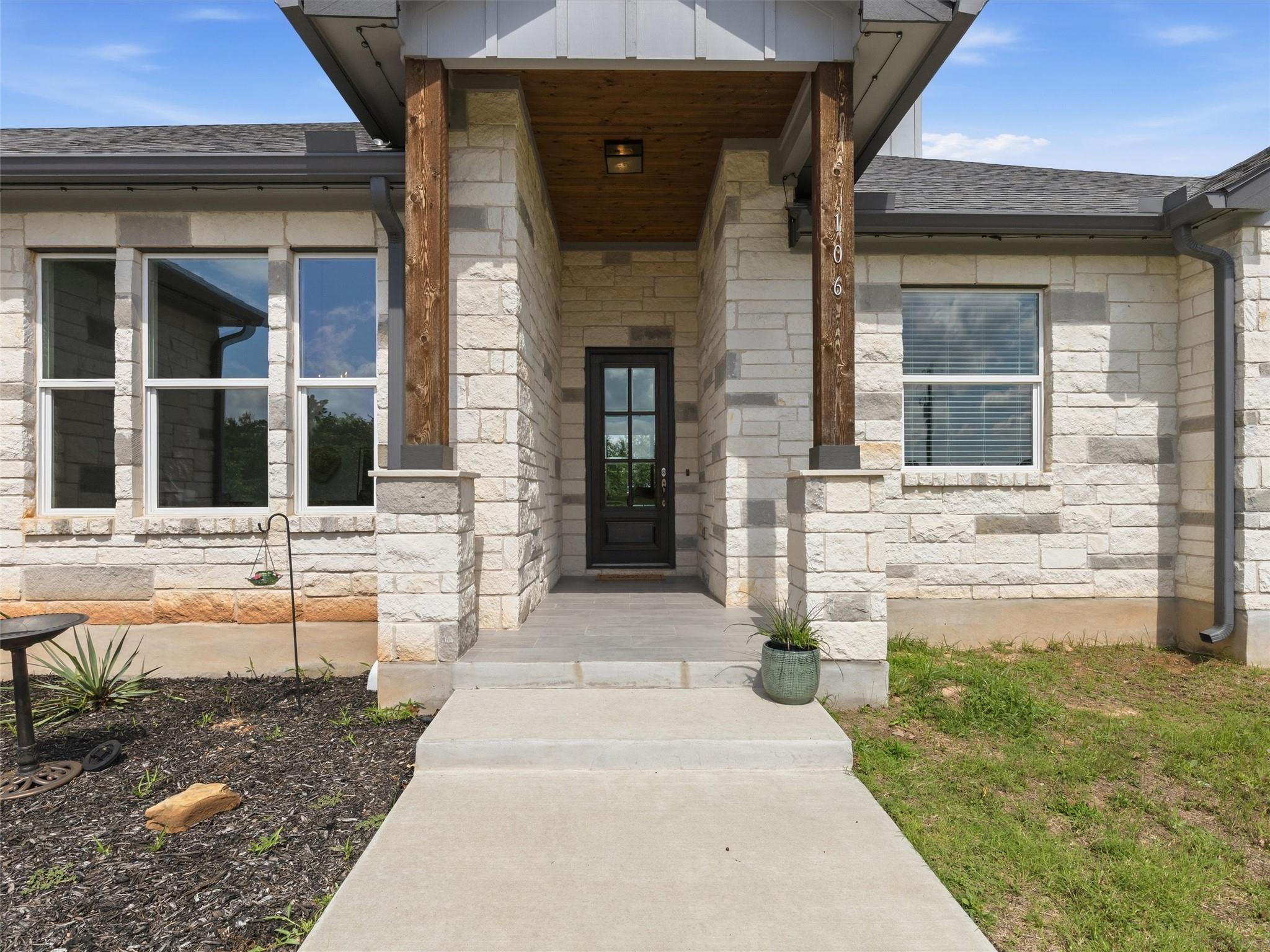 106 Pinecrest DR — photo 3