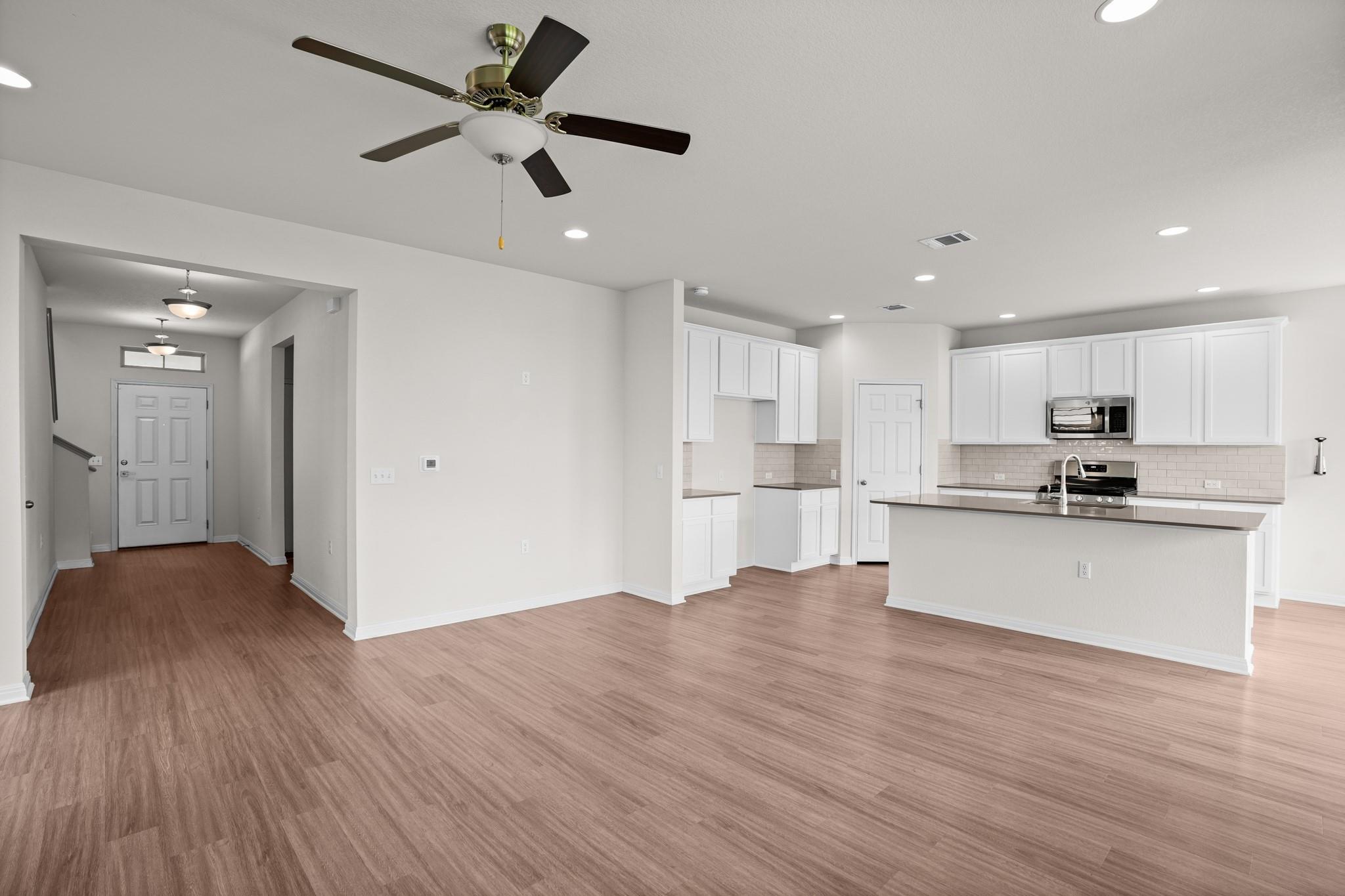 521 Falkland TRCE — photo 5