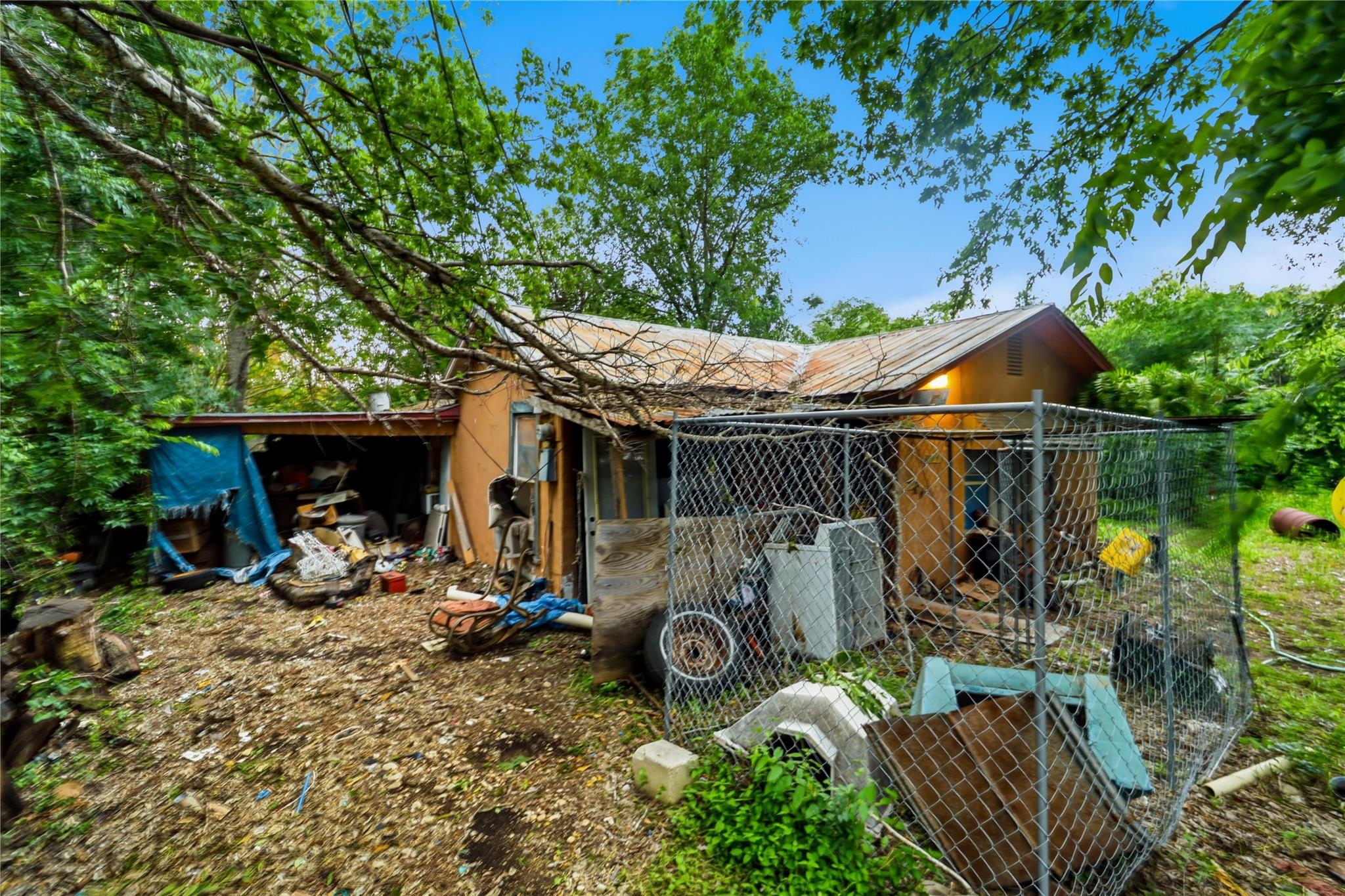 2811 Locust ST — photo 3