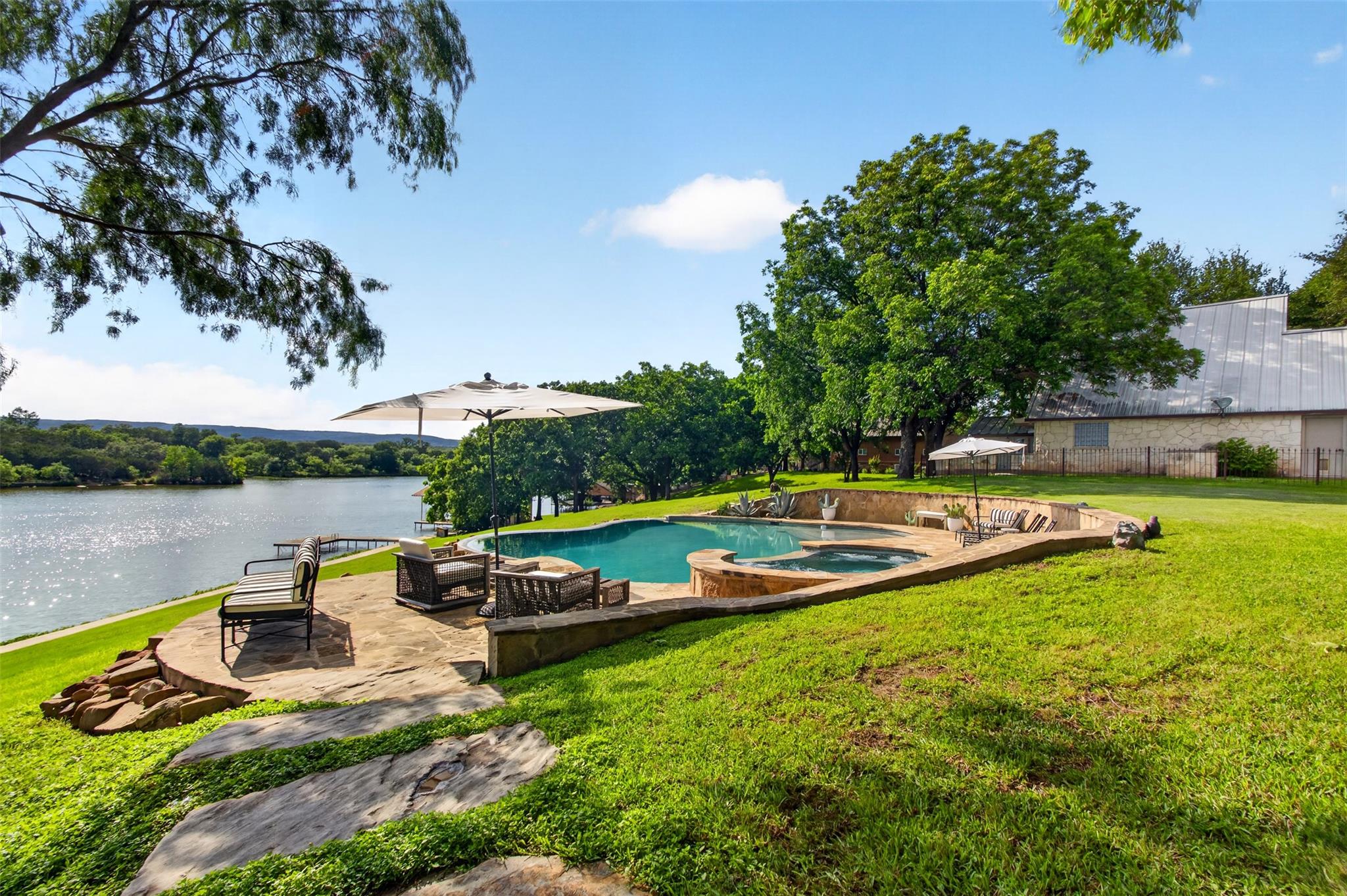 237 Waters Edge — photo 3