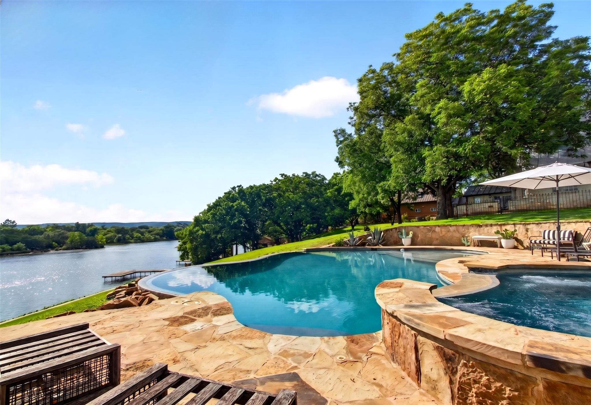 237 Waters Edge — photo 4