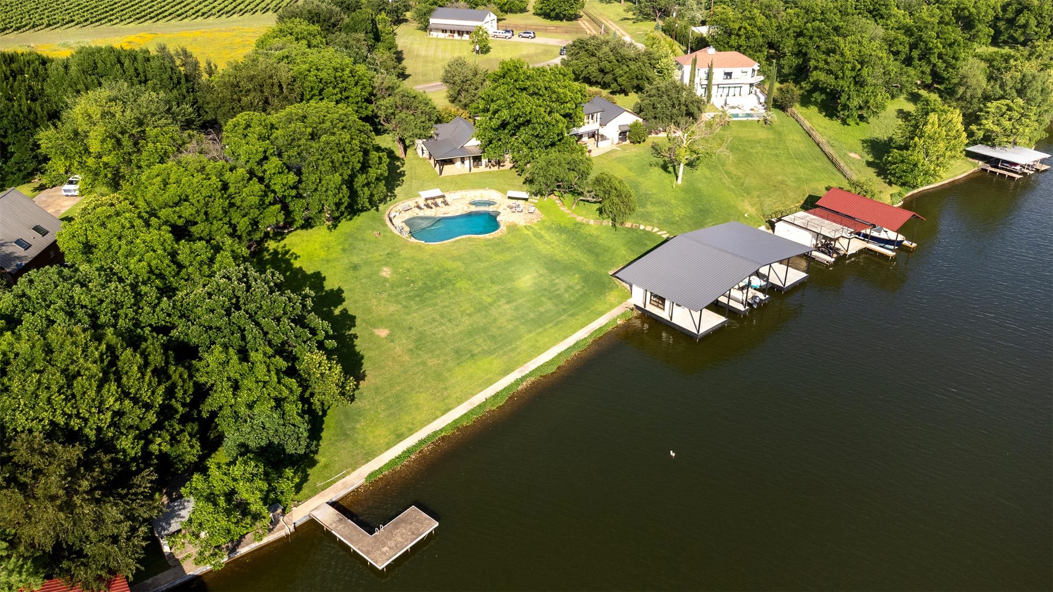 237 Waters Edge — photo 5