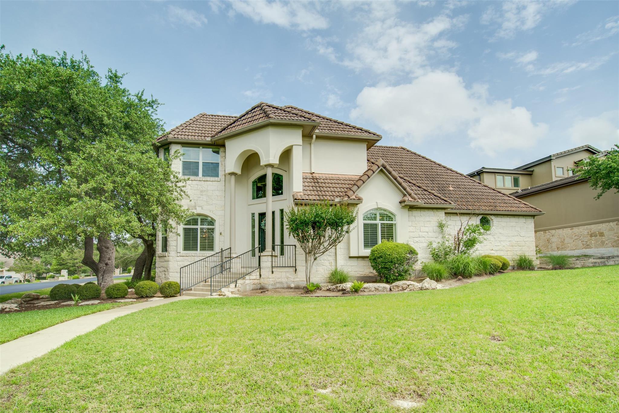 18 Glenway DR