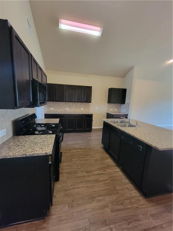 408 Luna Vista DR — photo 3