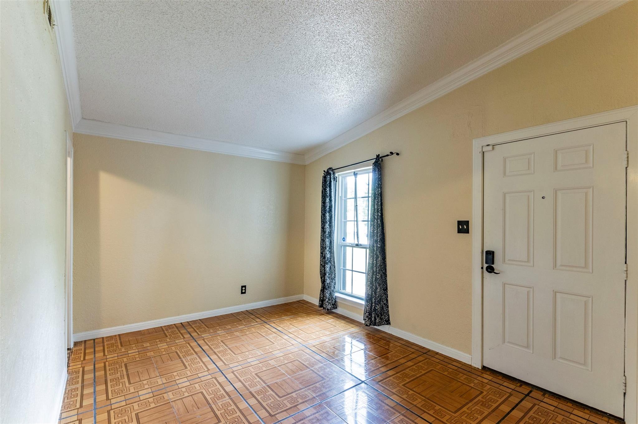 2520 BITTER CREEK DR — photo 4