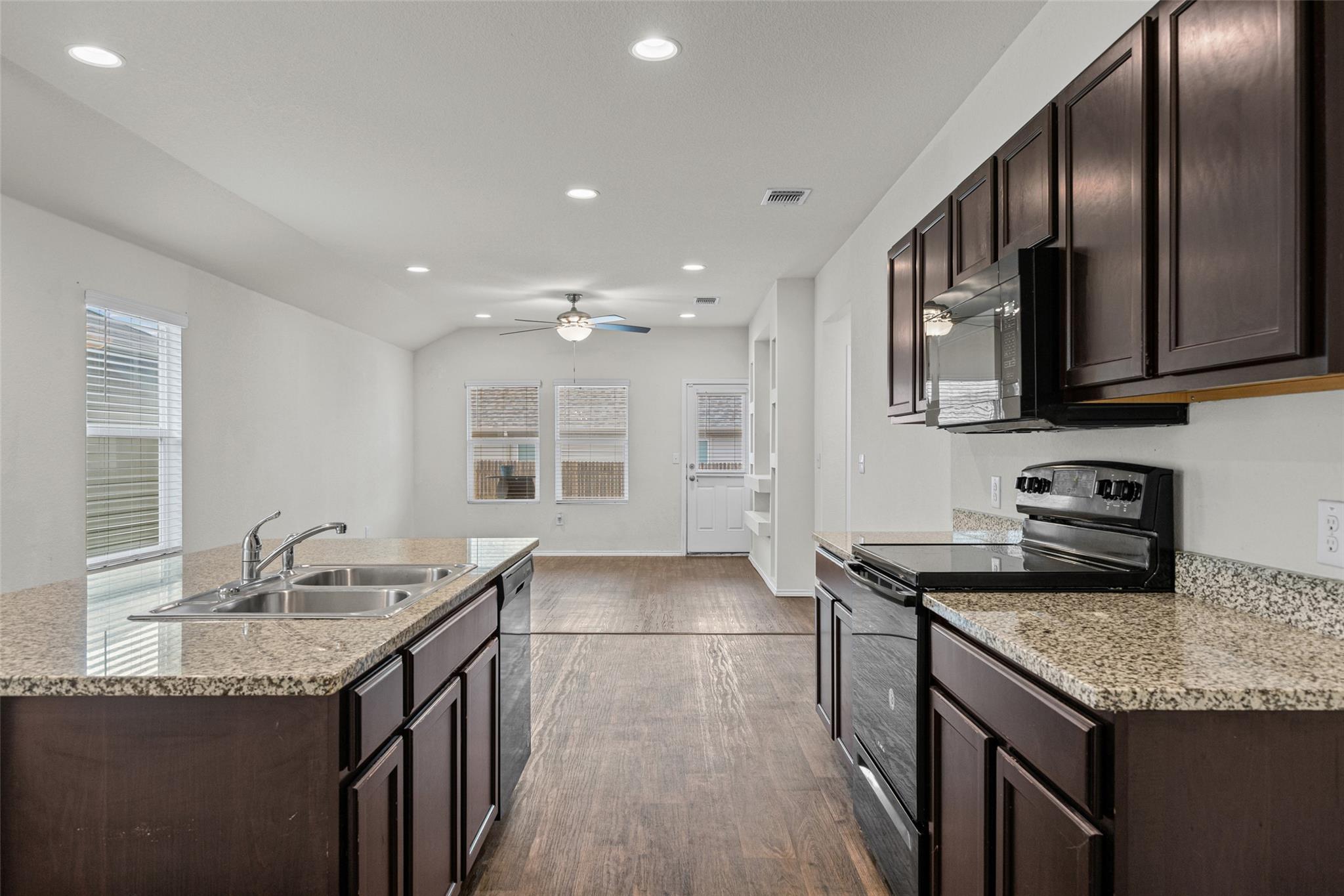 12102 Arkose ST — photo 3