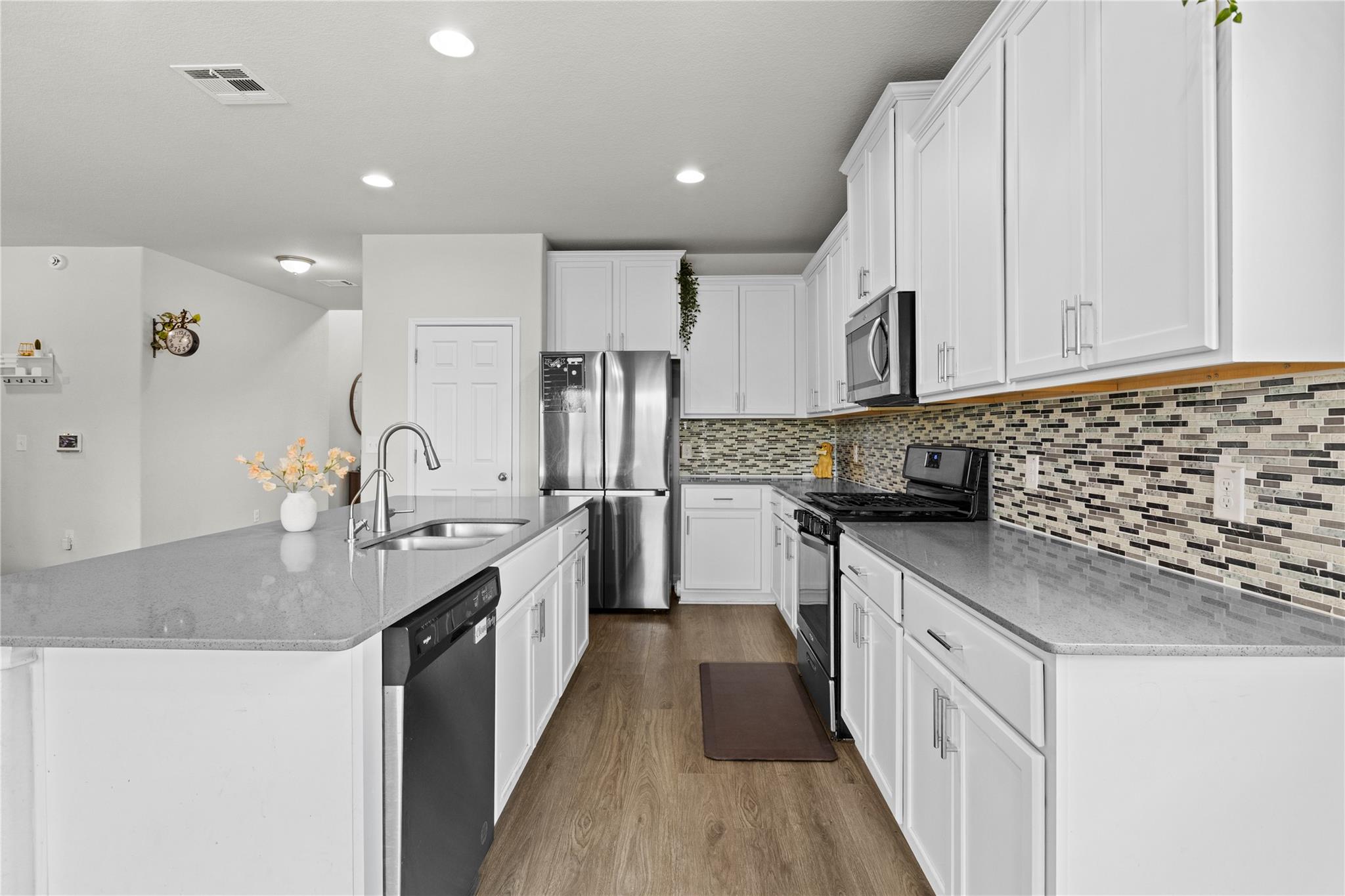 516 Arrowhead Vine ST — photo 4