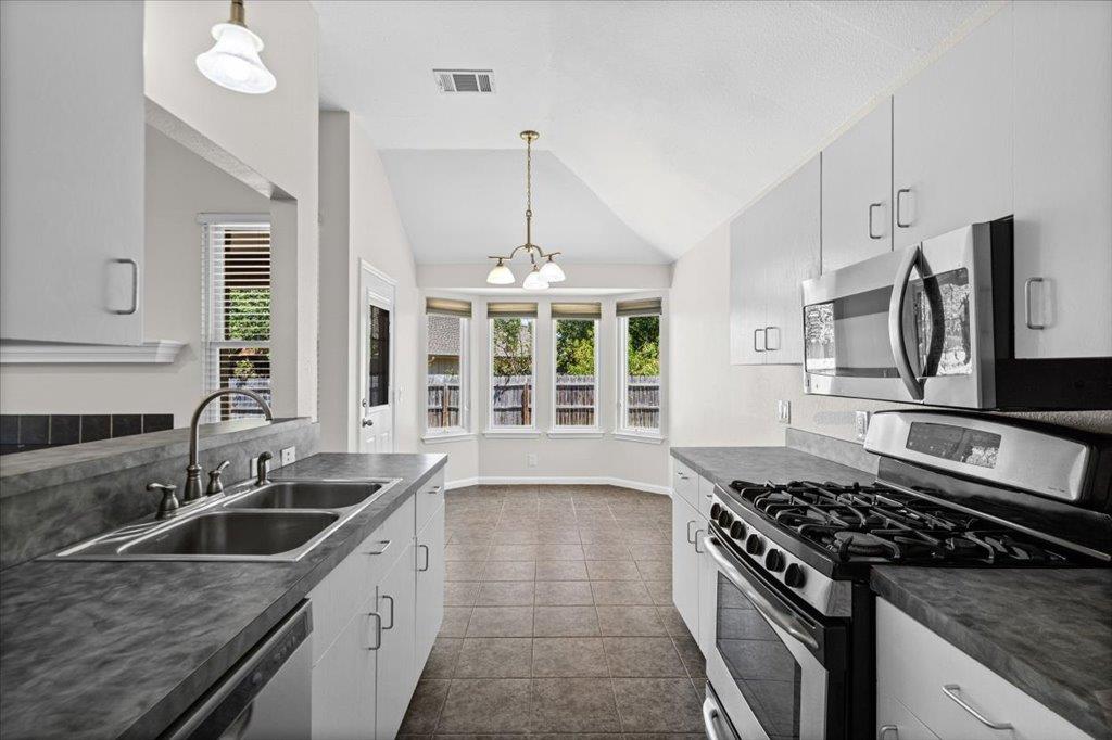 1104 Winecup CT — photo 3