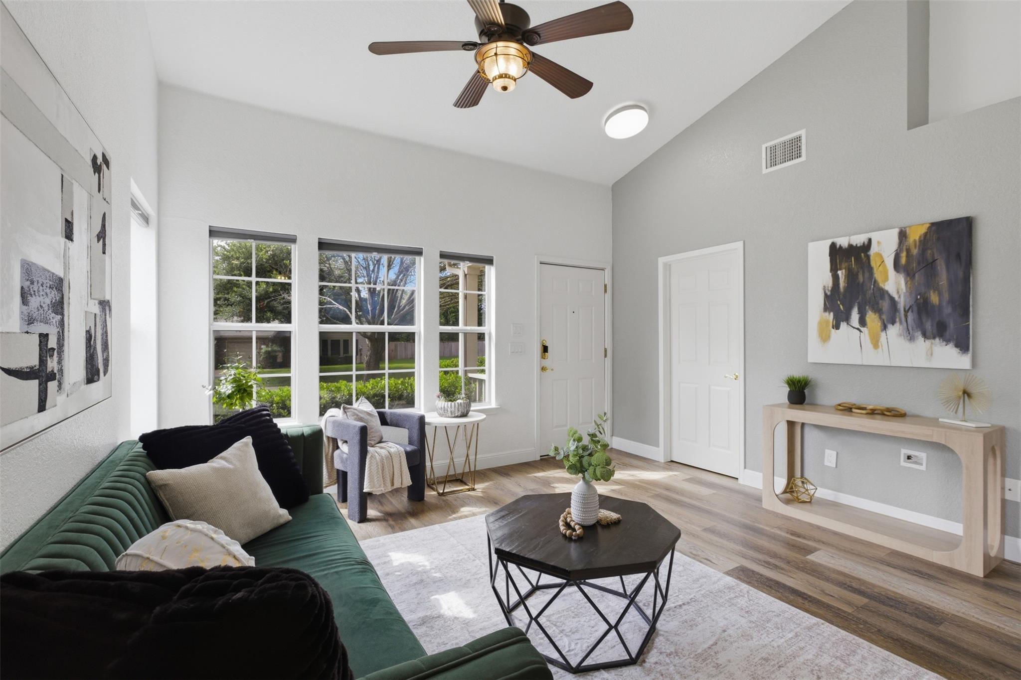 112 Prairie Springs LOOP — photo 3